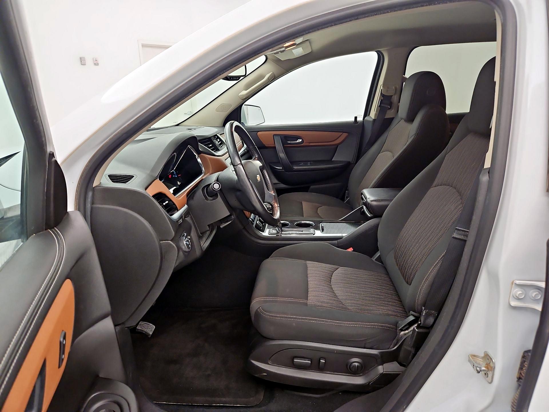 Thumbnail: 2016 Chevrolet Traverse - 11