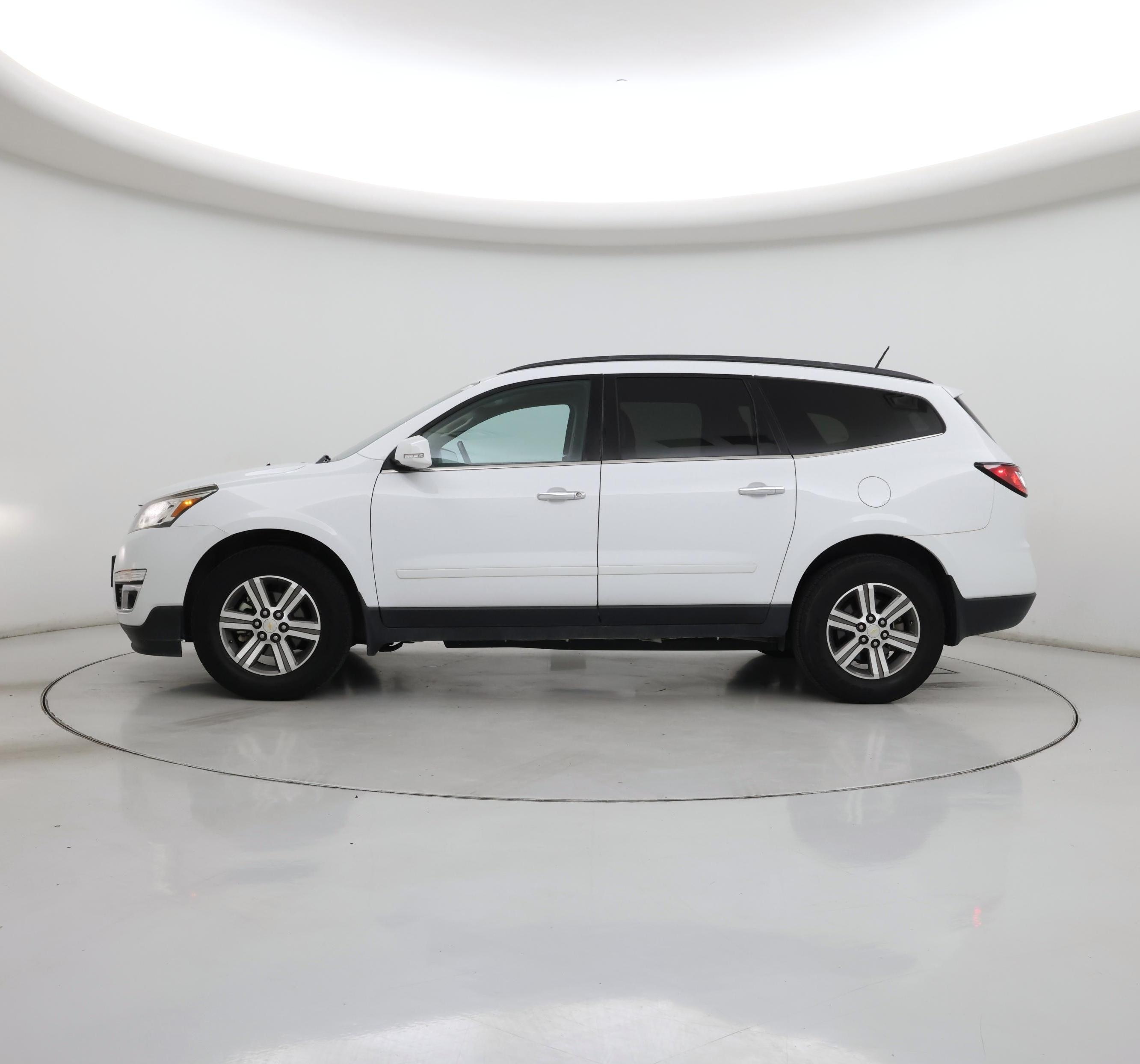 Thumbnail: 2016 Chevrolet Traverse - 3