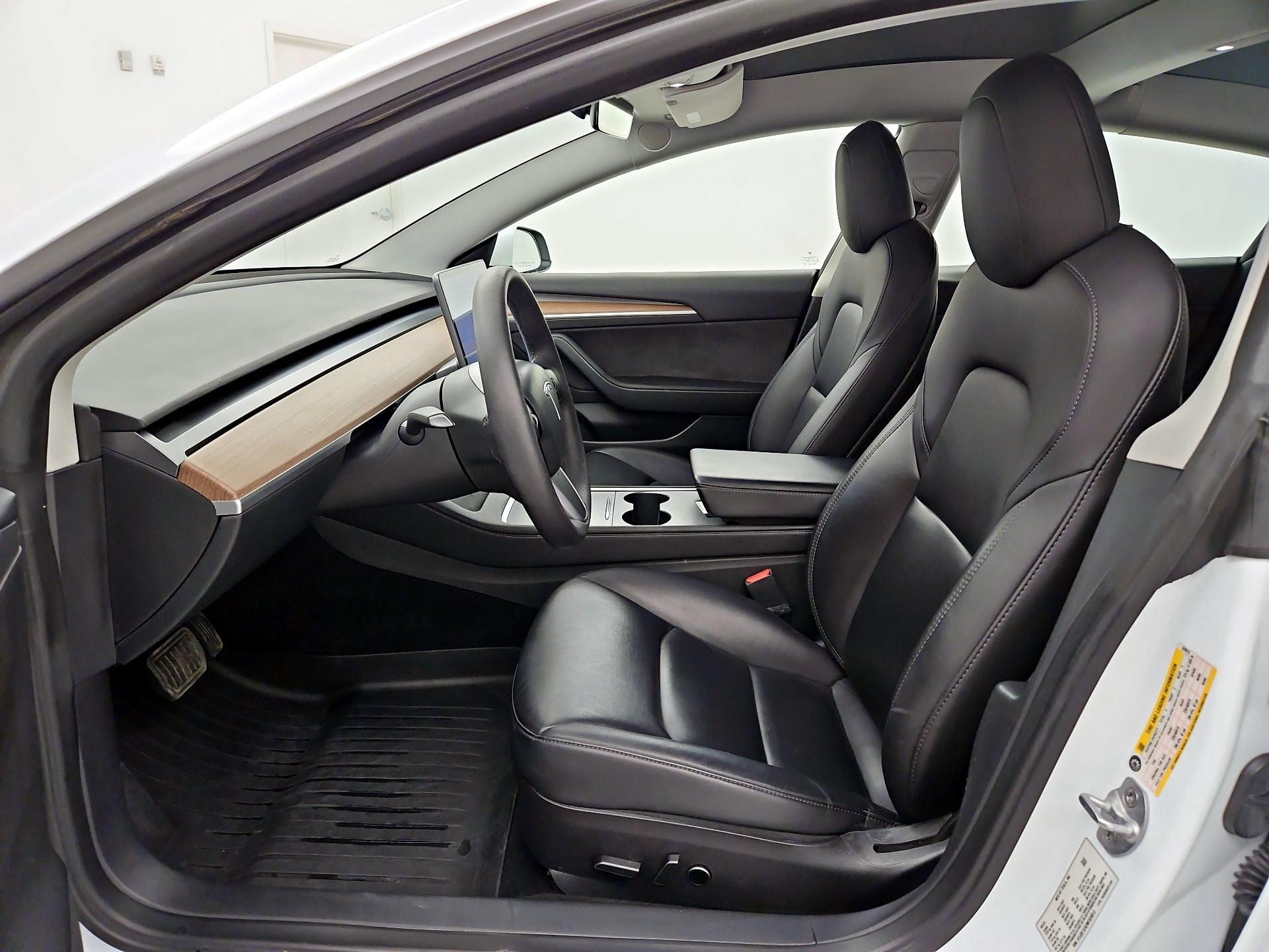 Thumbnail: 2022 Tesla Model 3 - 11