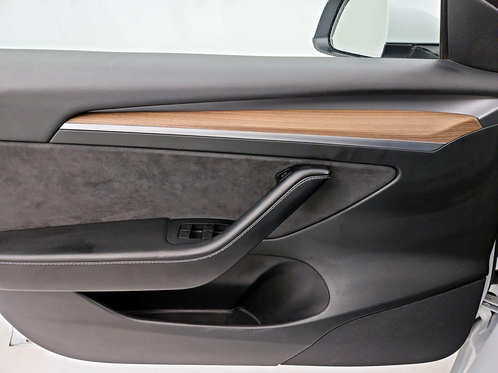 Thumbnail: 2022 Tesla Model 3 - 12