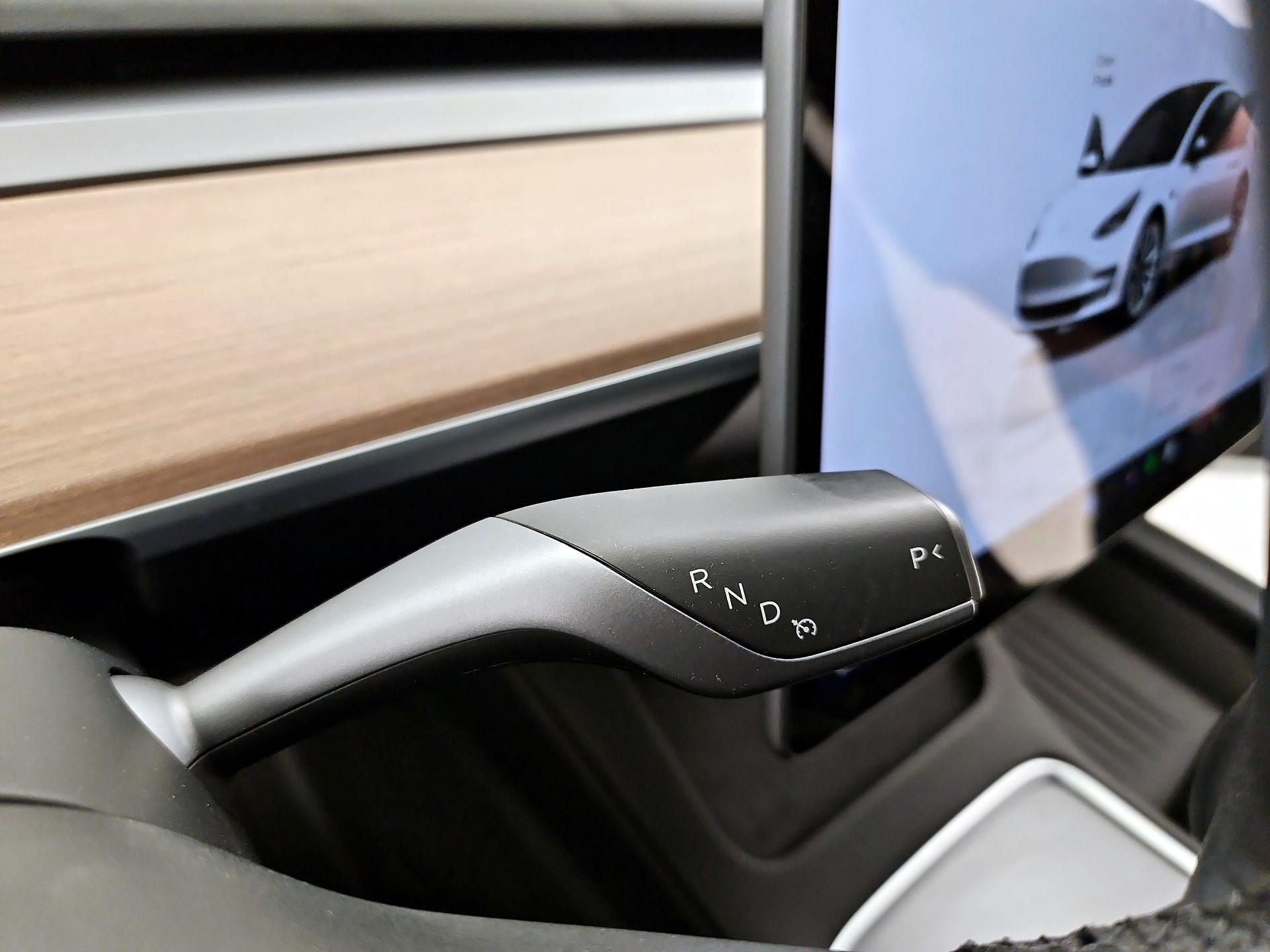 Thumbnail: 2022 Tesla Model 3 - 17