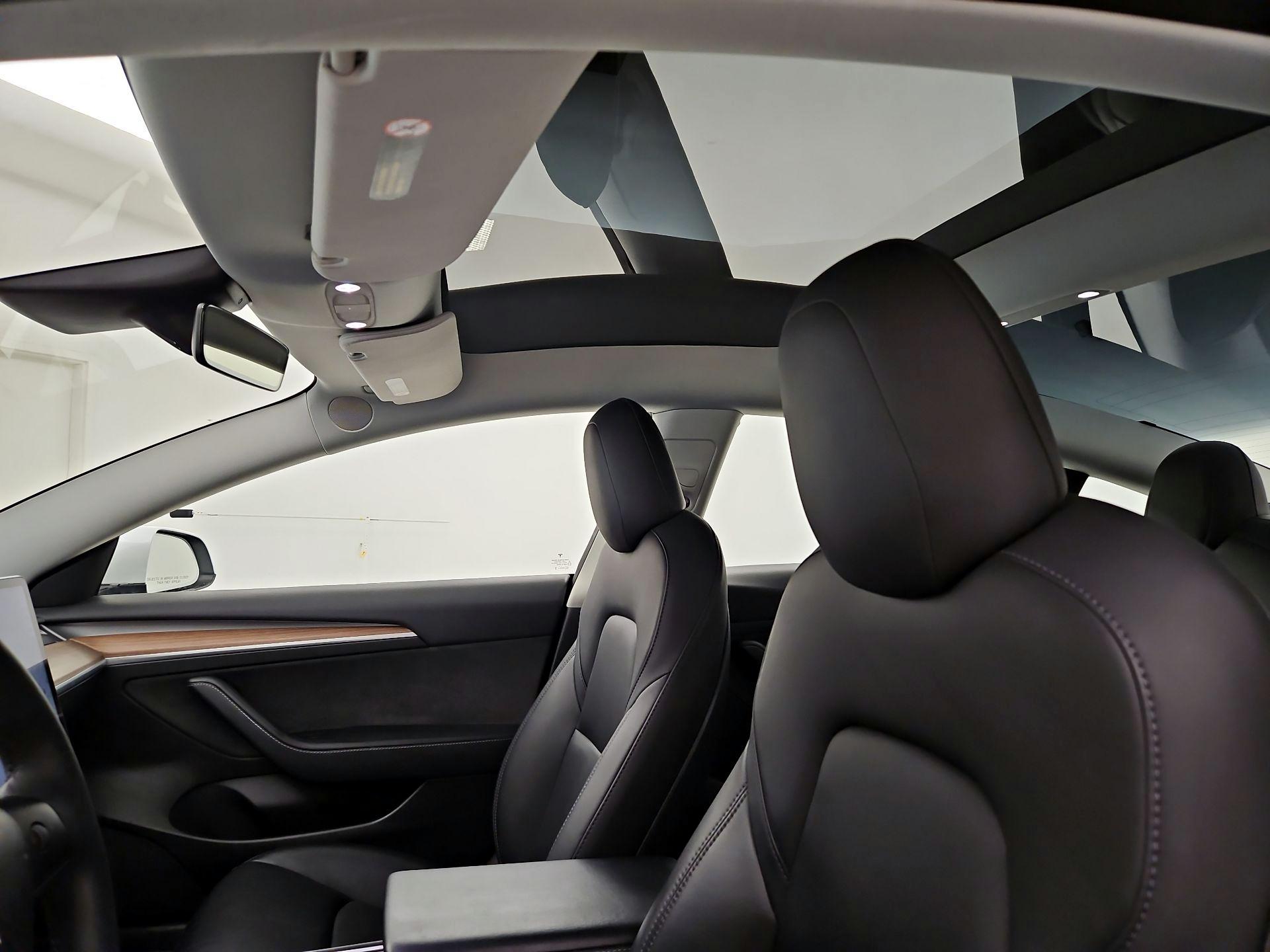 Thumbnail: 2022 Tesla Model 3 - 18