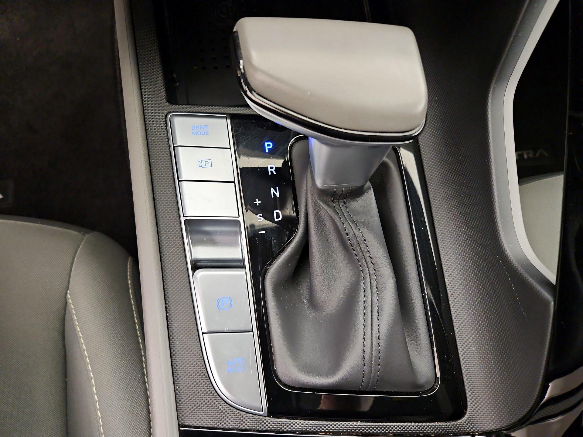 Thumbnail: 2023 Hyundai Elantra - 18