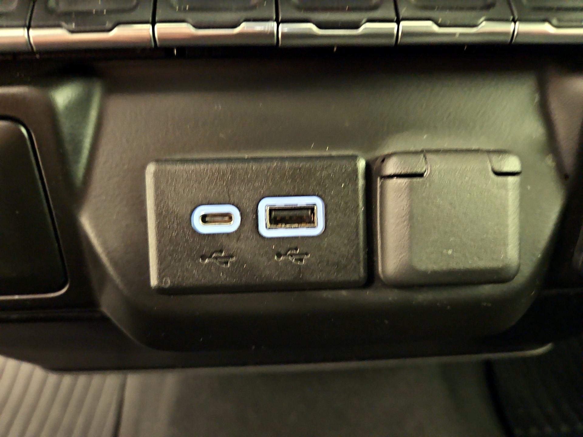 Thumbnail: 2021 Chevrolet Silverado 1500 - 18
