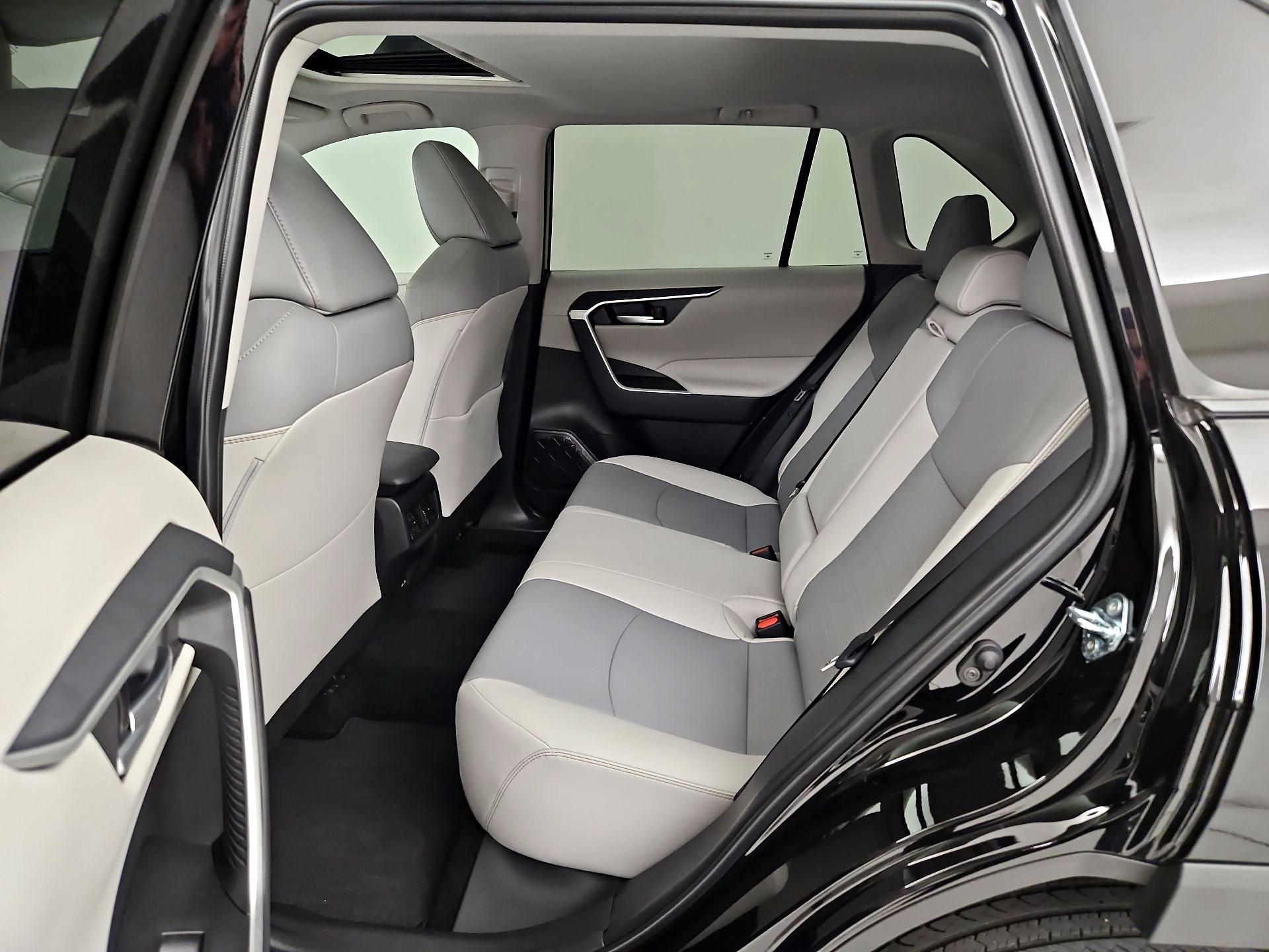Thumbnail: 2025 Toyota RAV4 - 20