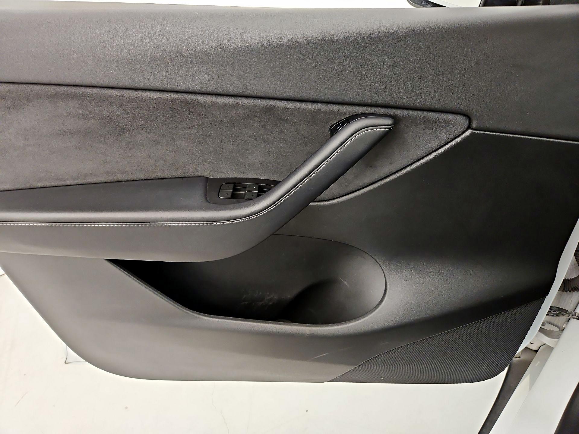 Thumbnail: 2022 Tesla Model Y - 12