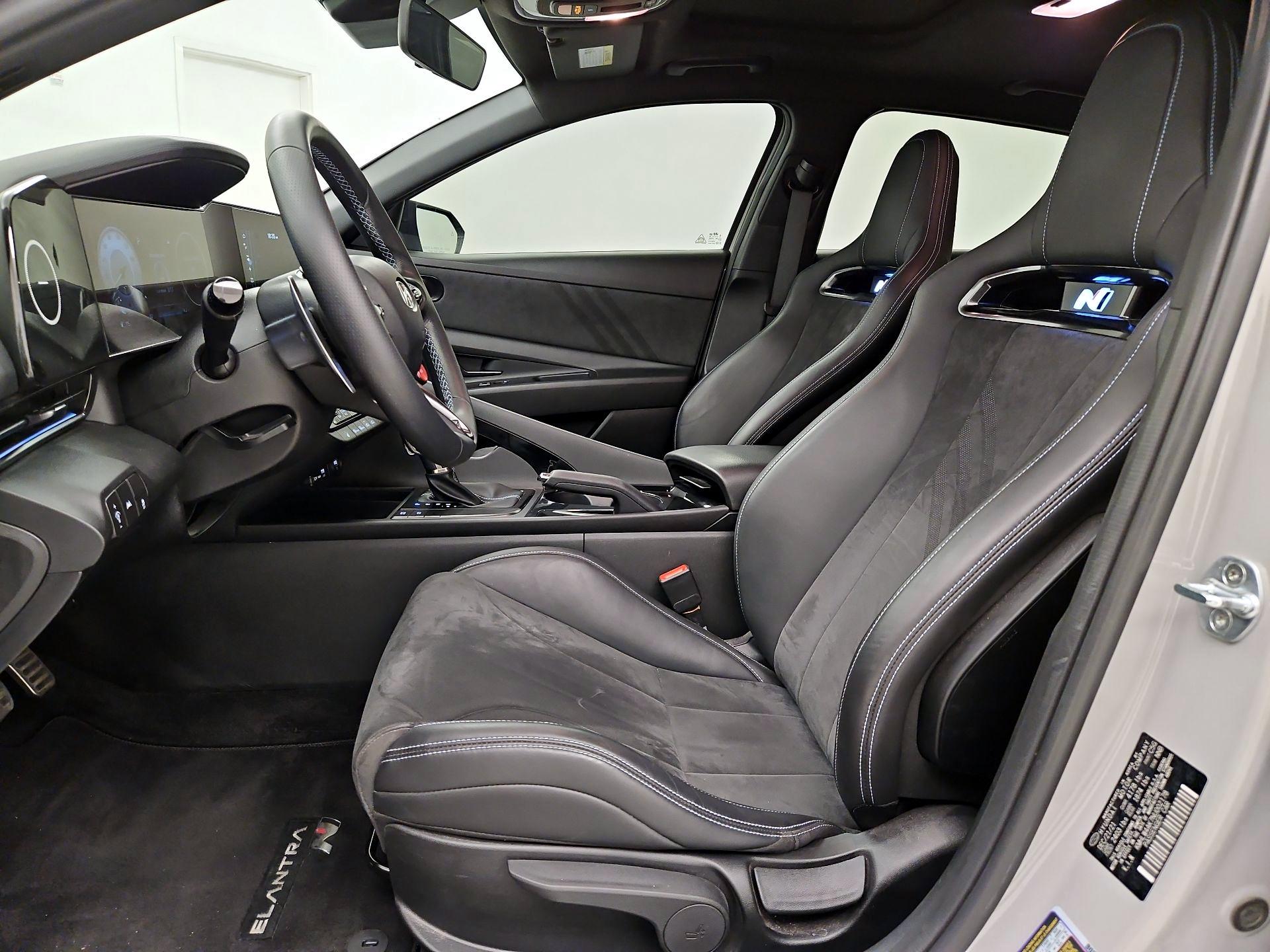 Thumbnail: 2022 Hyundai Elantra - 11