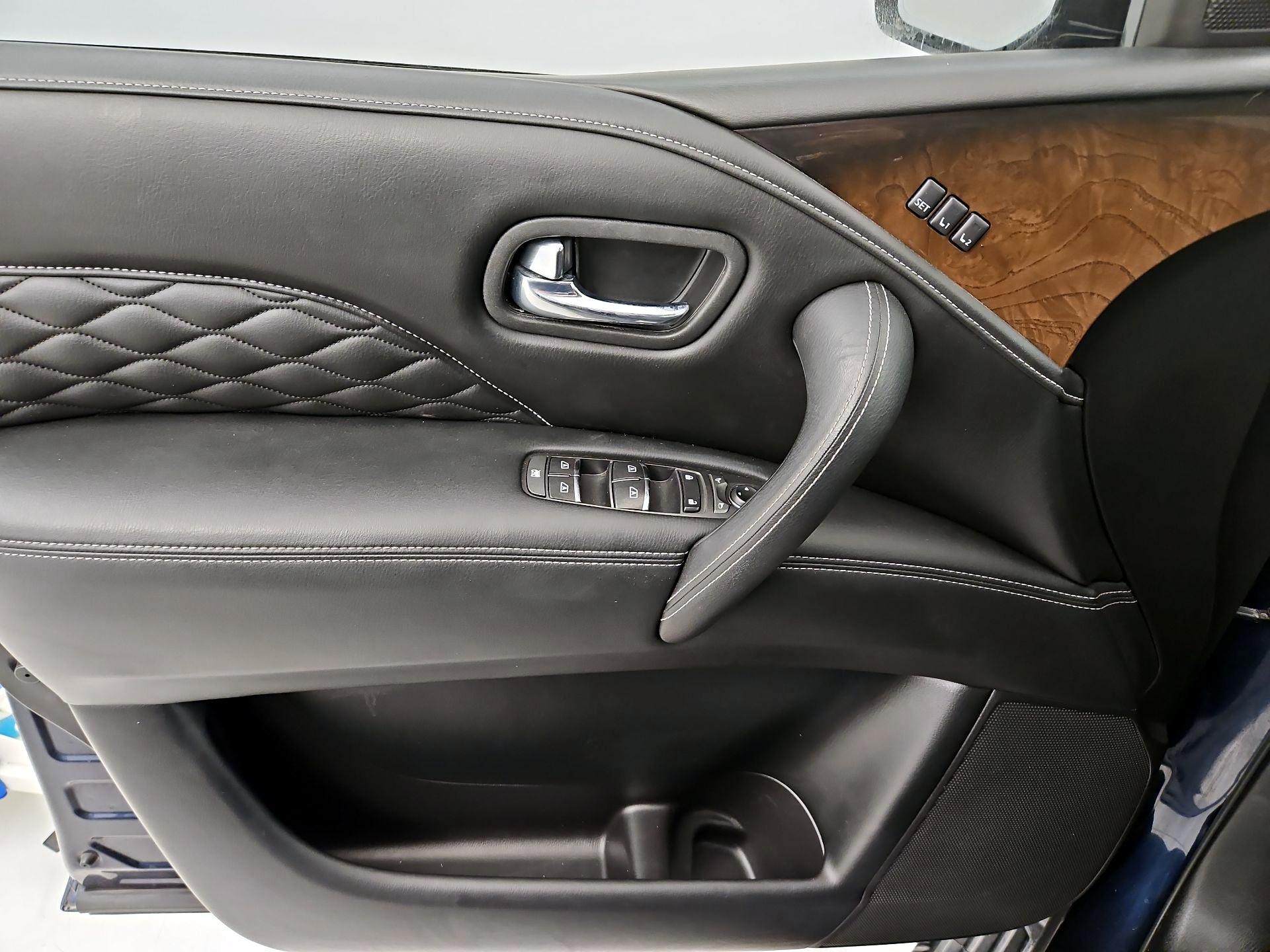 Thumbnail: 2019 INFINITI QX80 - 12