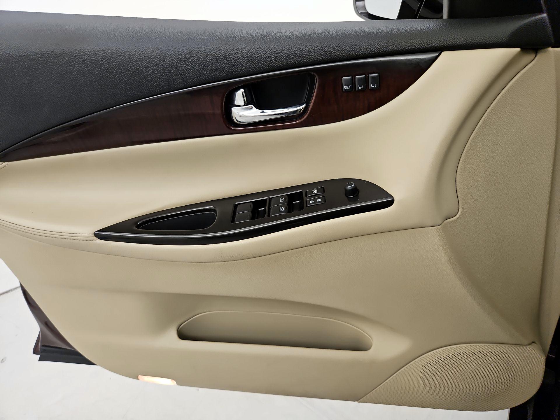 Thumbnail: 2016 INFINITI QX50 - 12