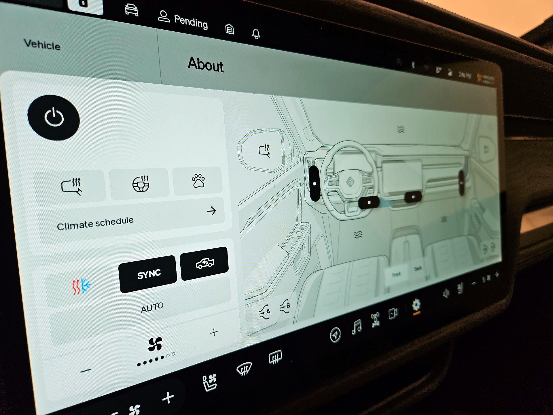 Thumbnail: 2025 Rivian R1T - 16