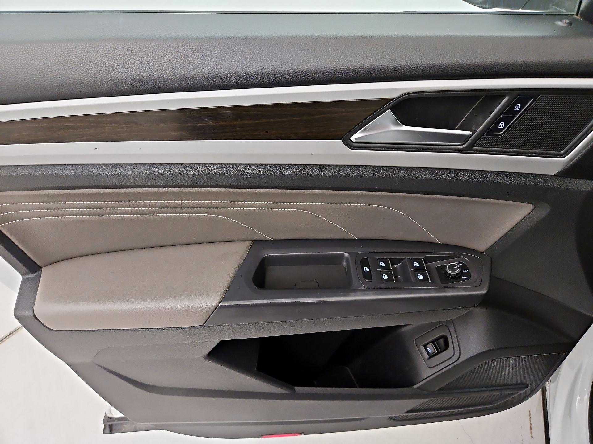 Thumbnail: 2021 Volkswagen Atlas - 12