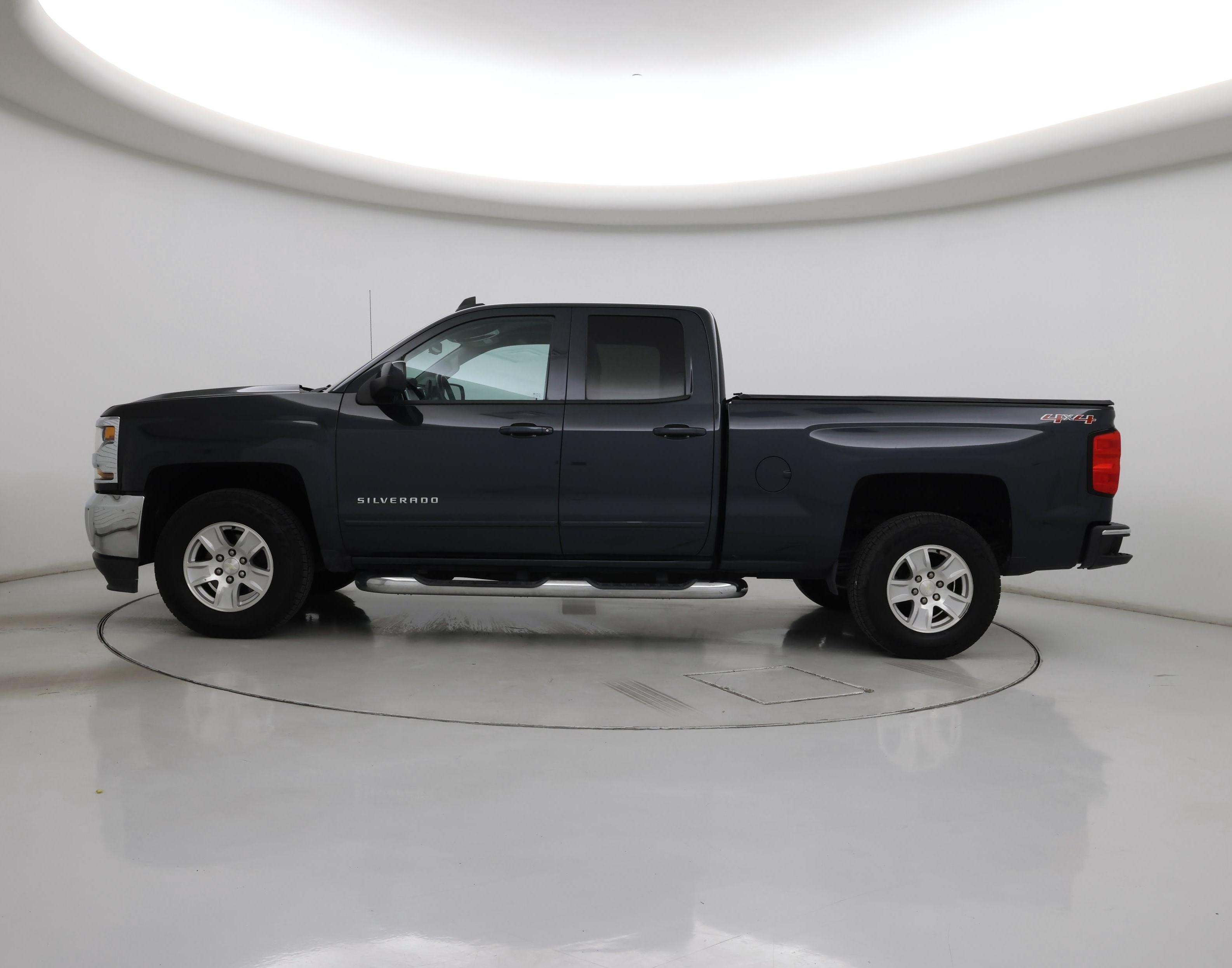 Thumbnail: 2017 Chevrolet Silverado 1500 - 3