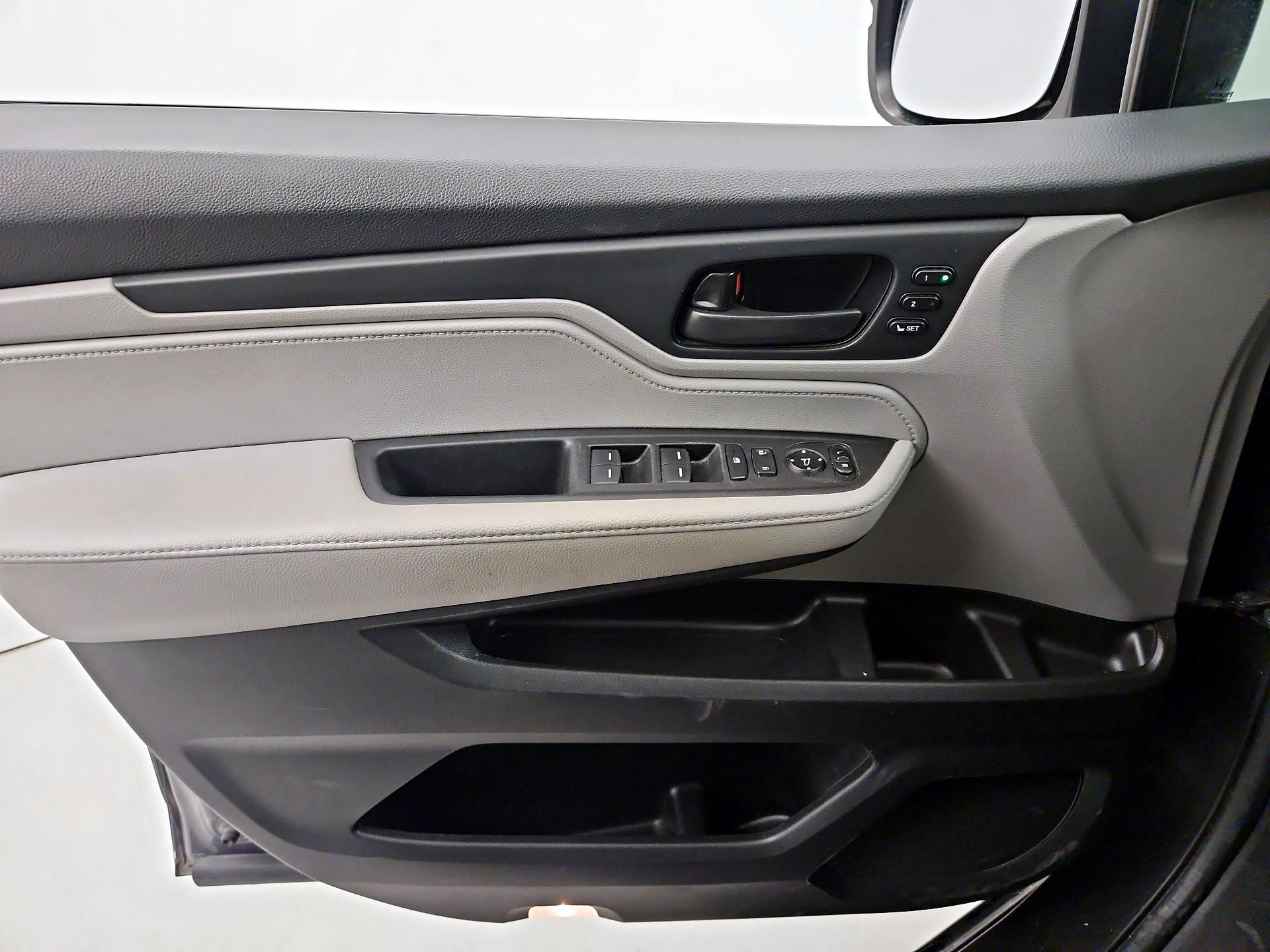 Thumbnail: 2019 Honda Odyssey - 12