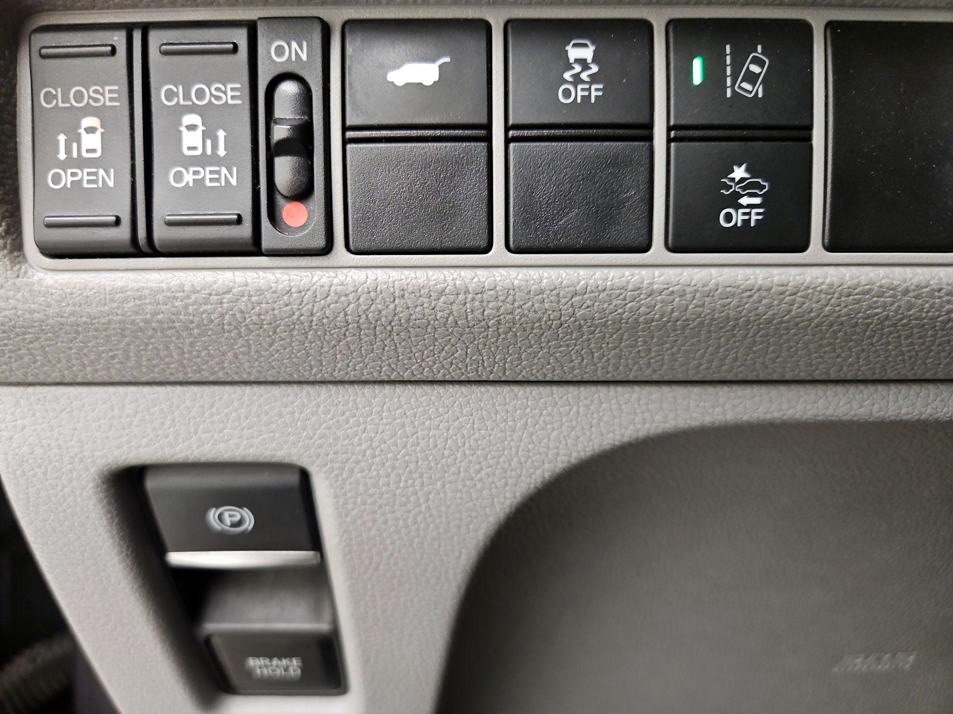 Thumbnail: 2019 Honda Odyssey - 13
