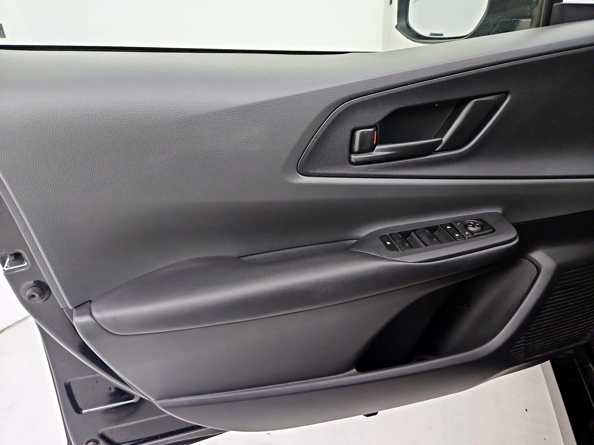 Thumbnail: 2023 Toyota Prius - 12