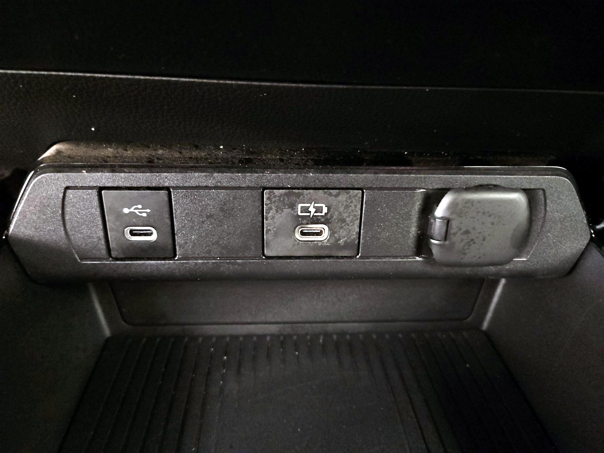 Thumbnail: 2023 Toyota Prius - 18