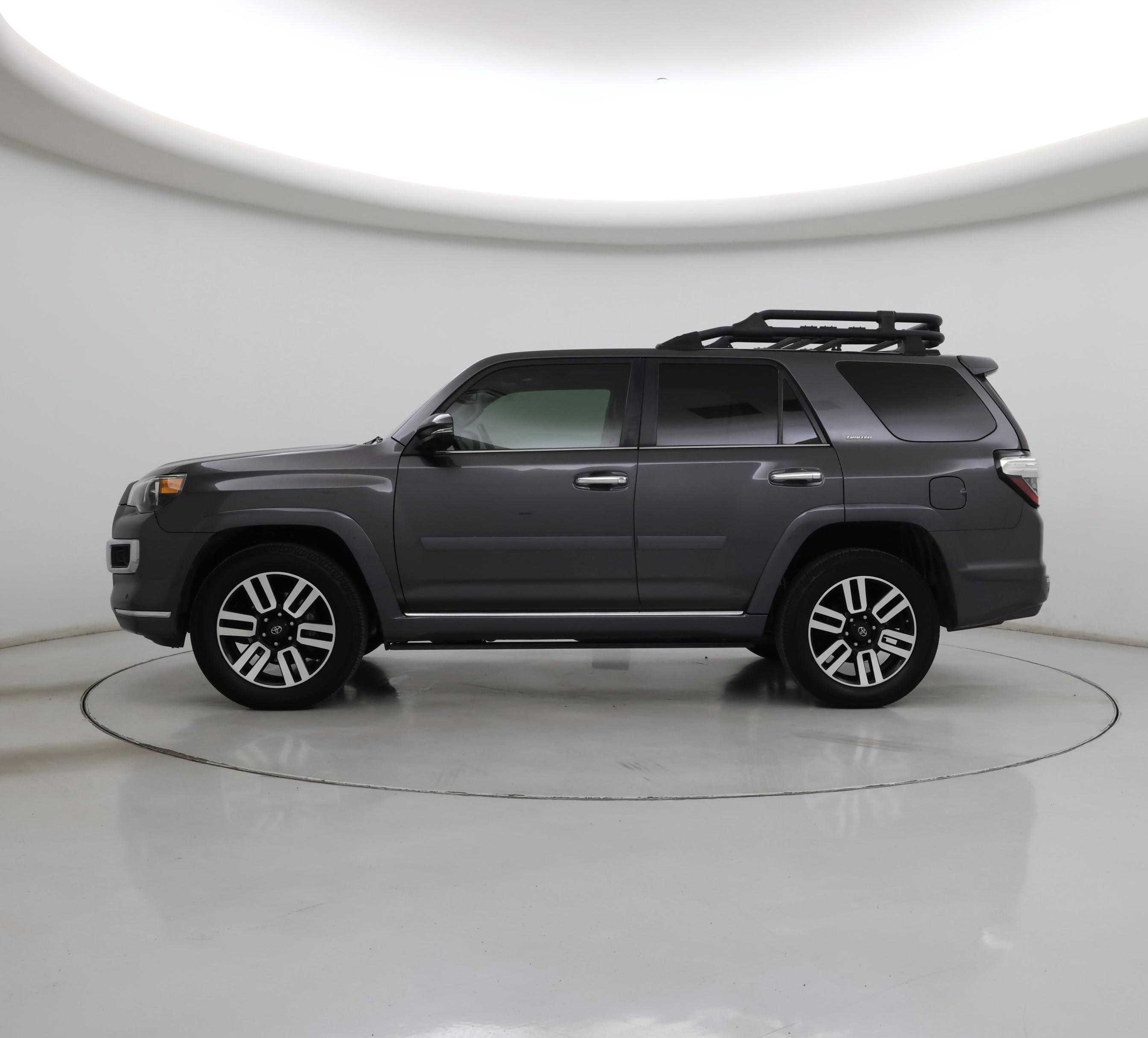 Thumbnail: 2017 Toyota 4Runner - 3