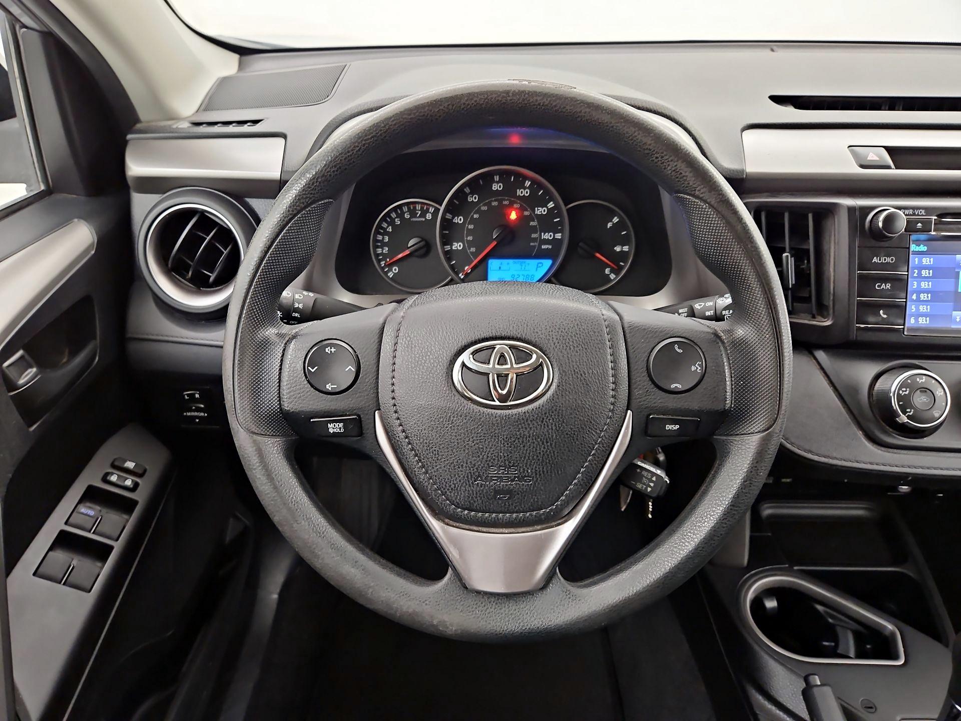 Thumbnail: 2016 Toyota RAV4 - 10