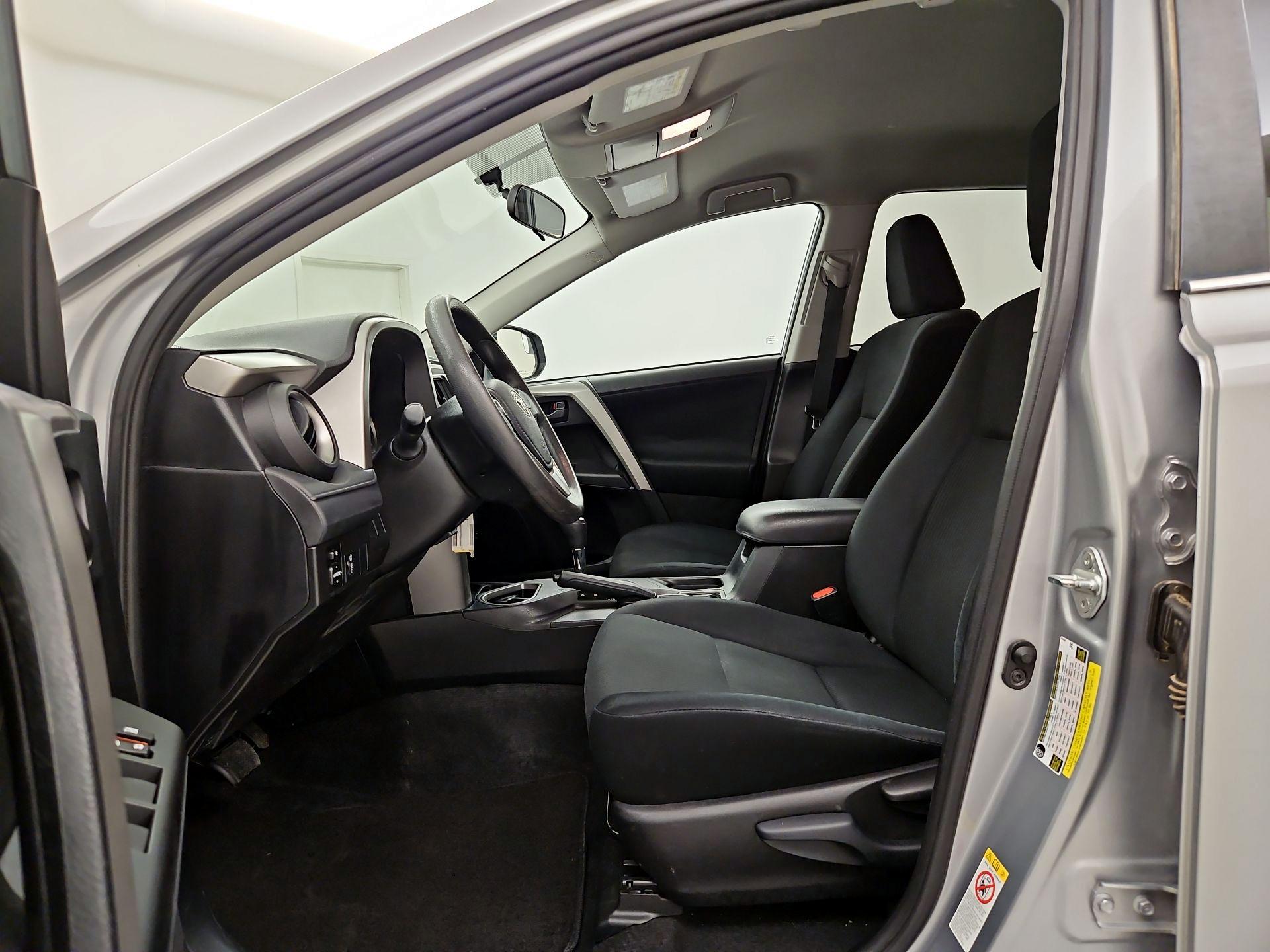 Thumbnail: 2016 Toyota RAV4 - 11