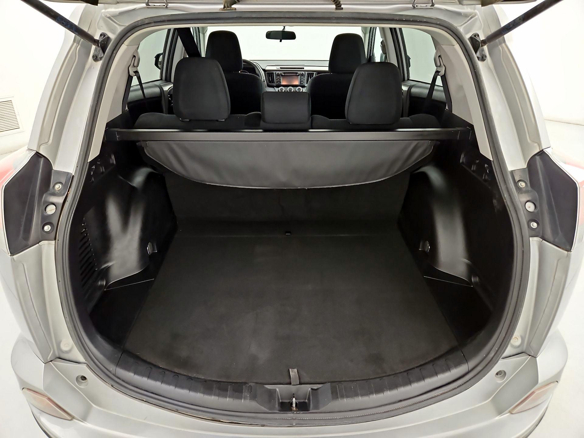 Thumbnail: 2016 Toyota RAV4 - 20