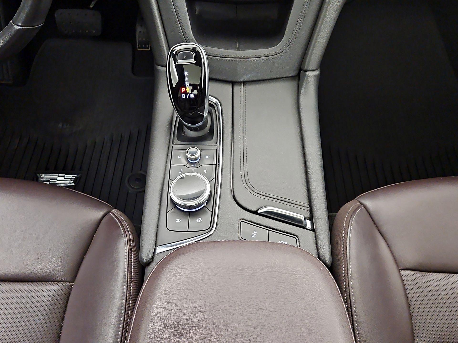 Thumbnail: 2020 Cadillac XT6 - 17