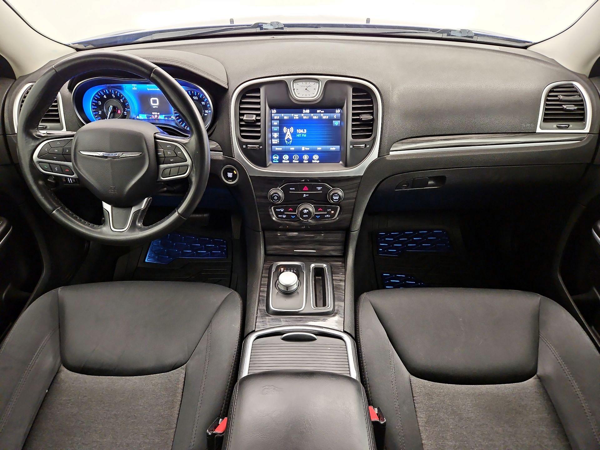 Thumbnail: 2019 Chrysler 300 - 9