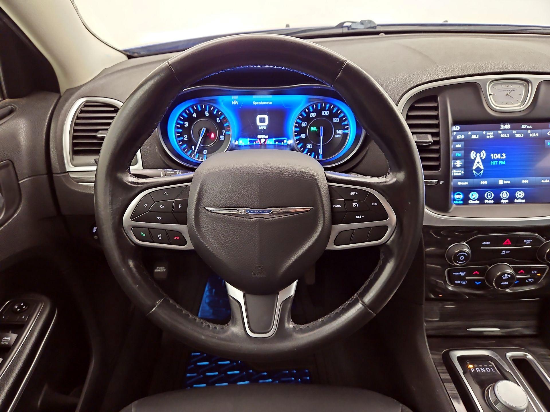 Thumbnail: 2019 Chrysler 300 - 10