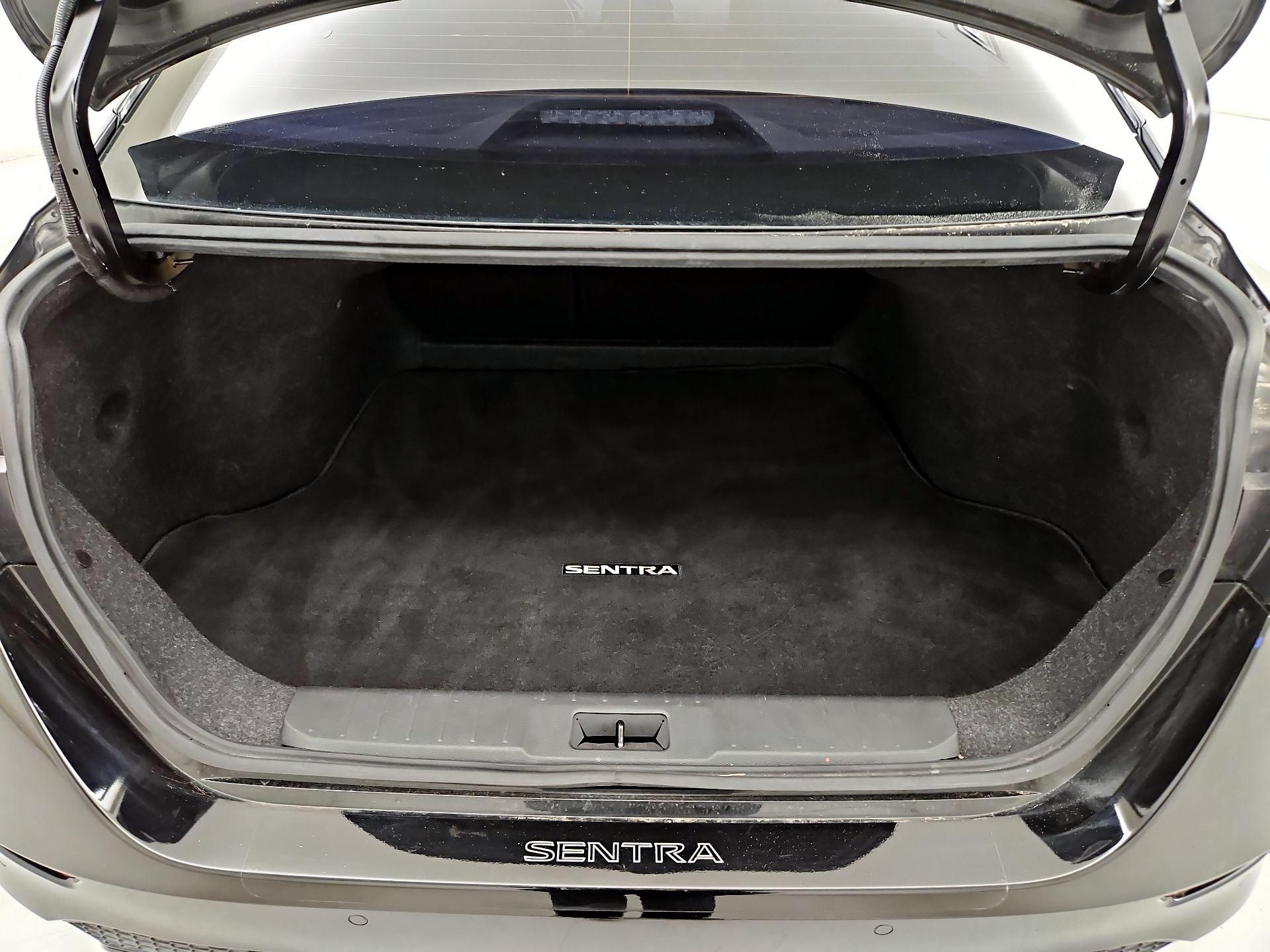 Thumbnail: 2021 Nissan Sentra - 20