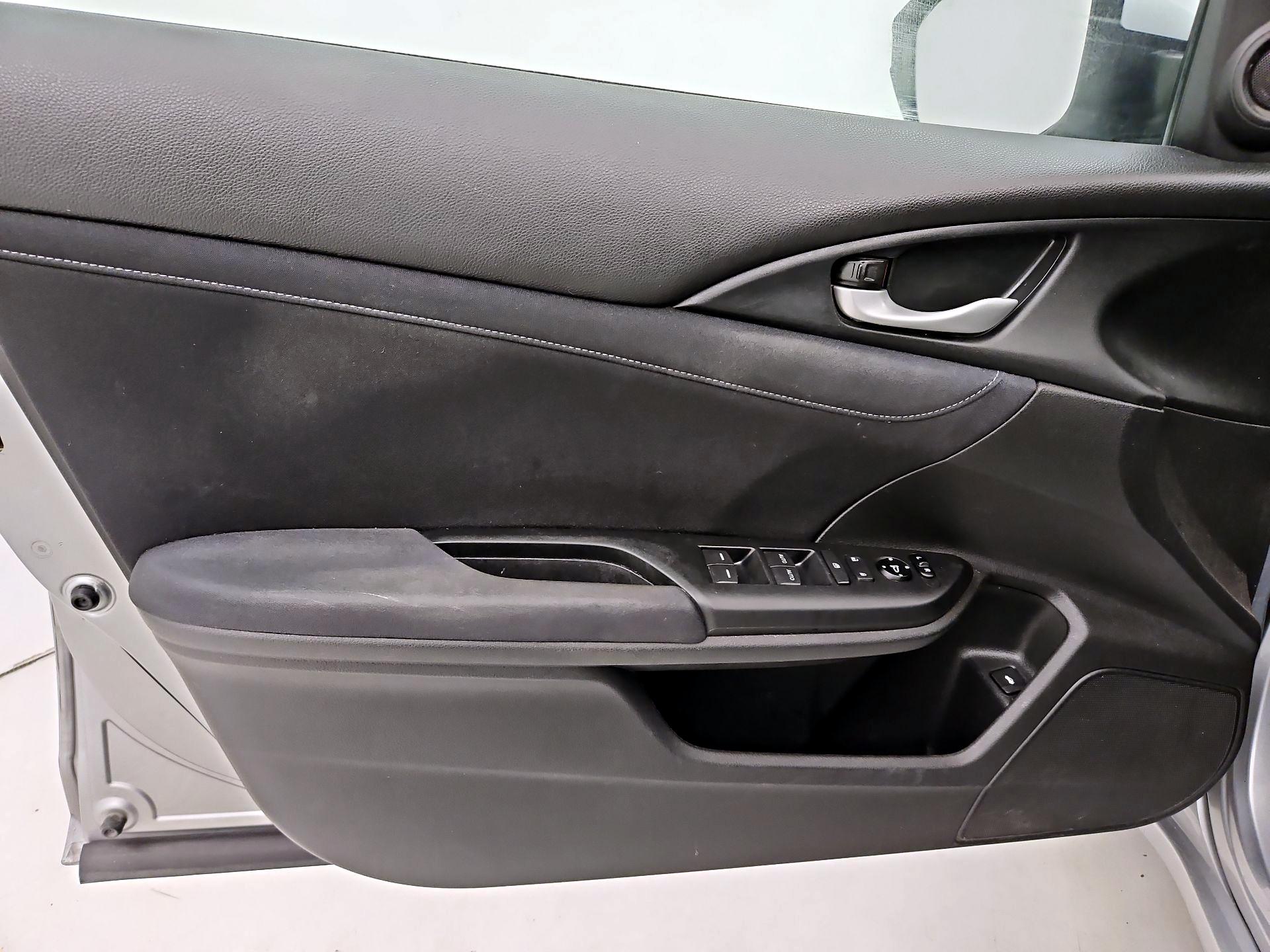 Thumbnail: 2019 Honda Insight - 12