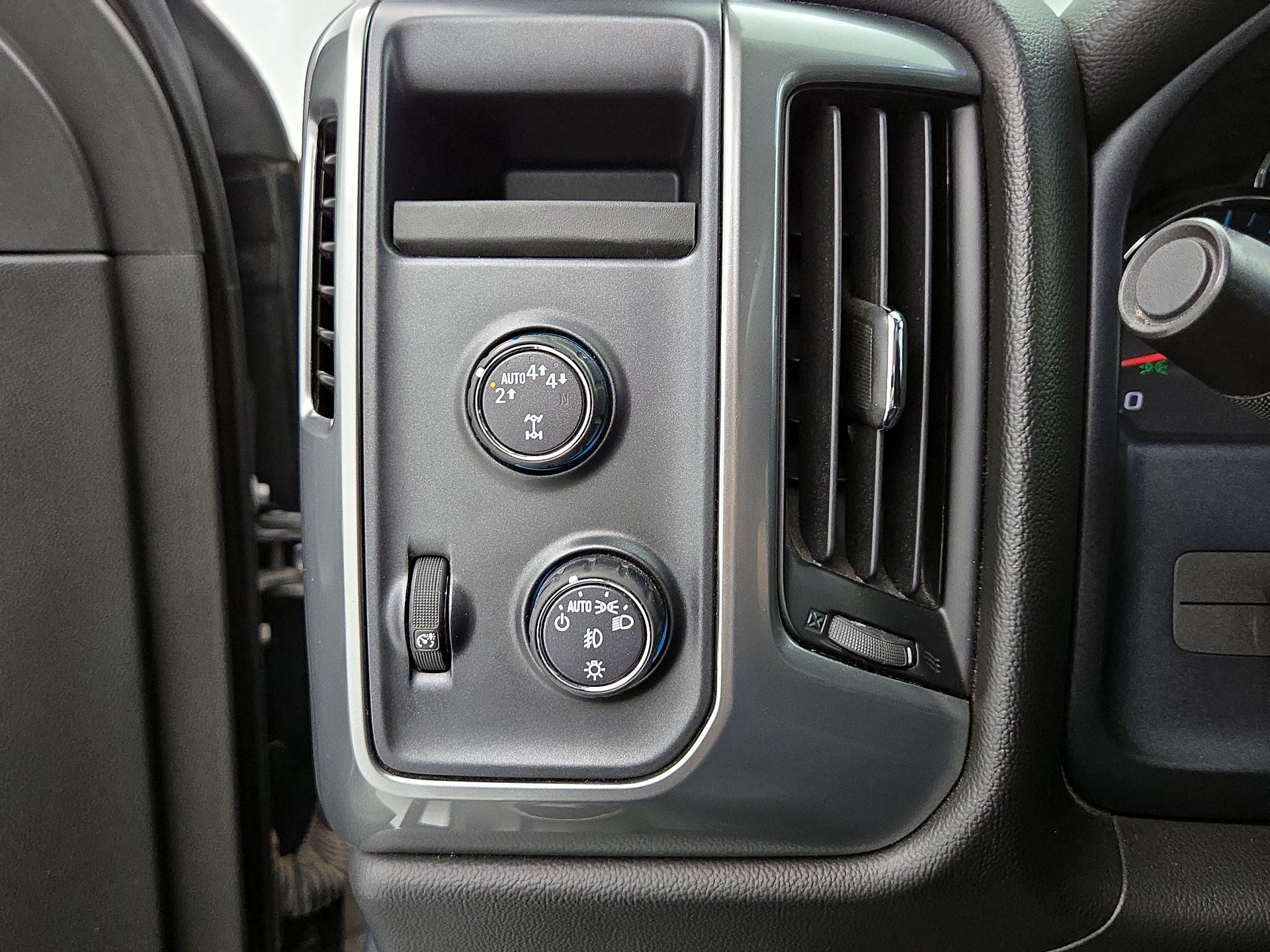 Thumbnail: 2017 Chevrolet Silverado 1500 - 13