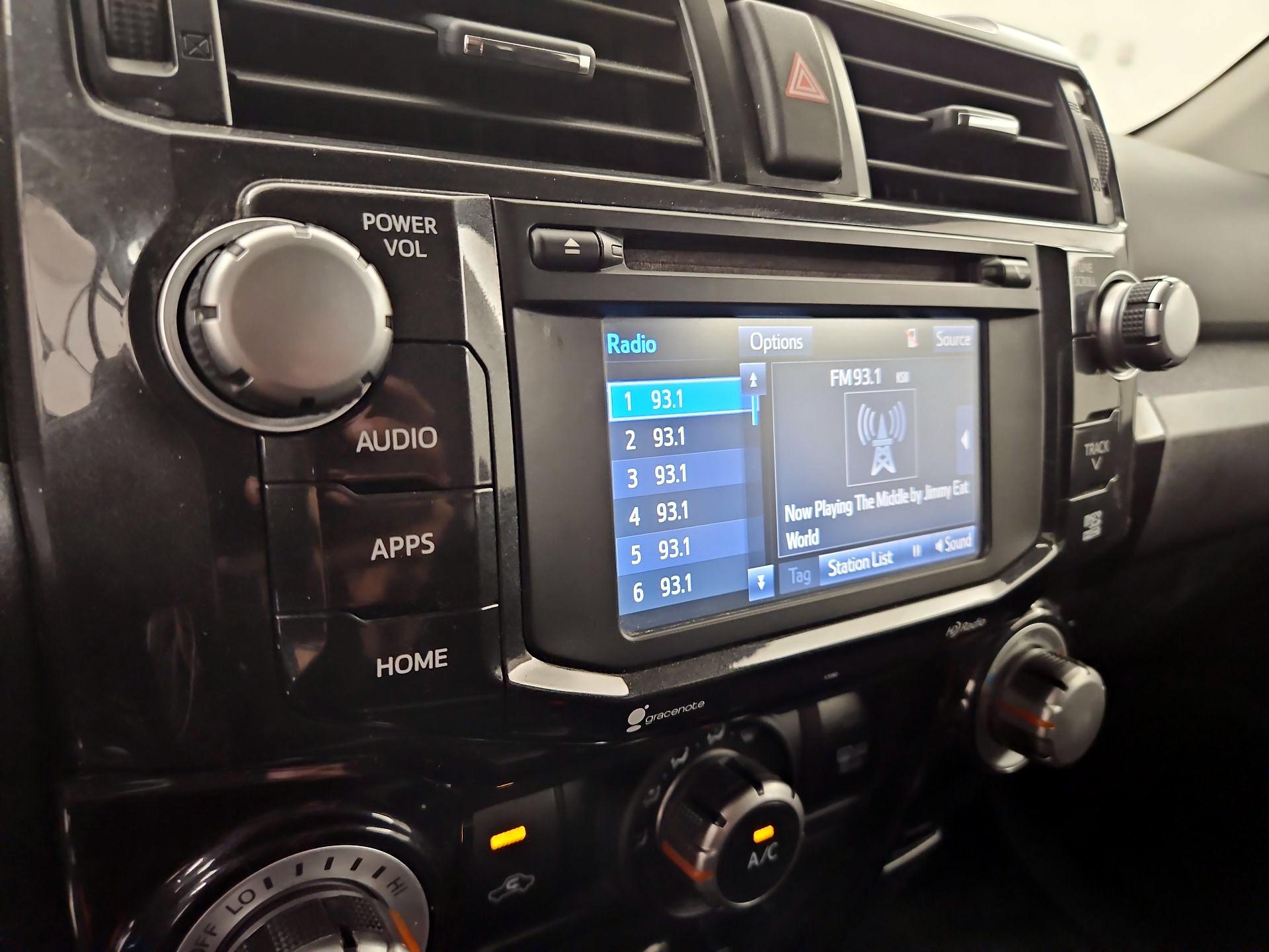 Thumbnail: 2015 Toyota 4Runner - 16