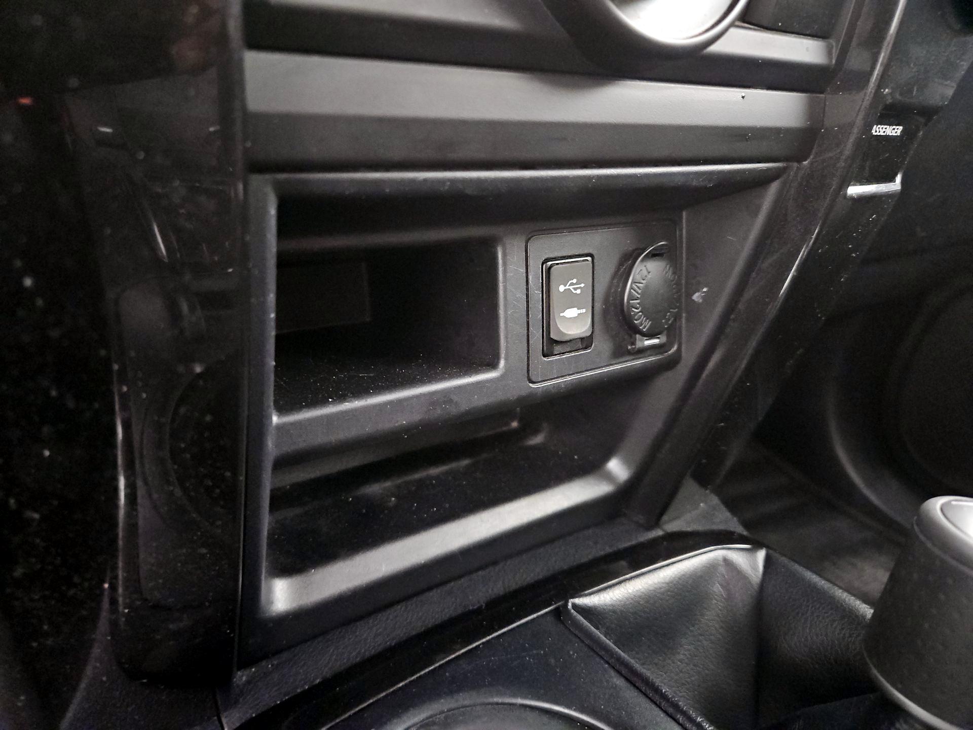 Thumbnail: 2015 Toyota 4Runner - 19