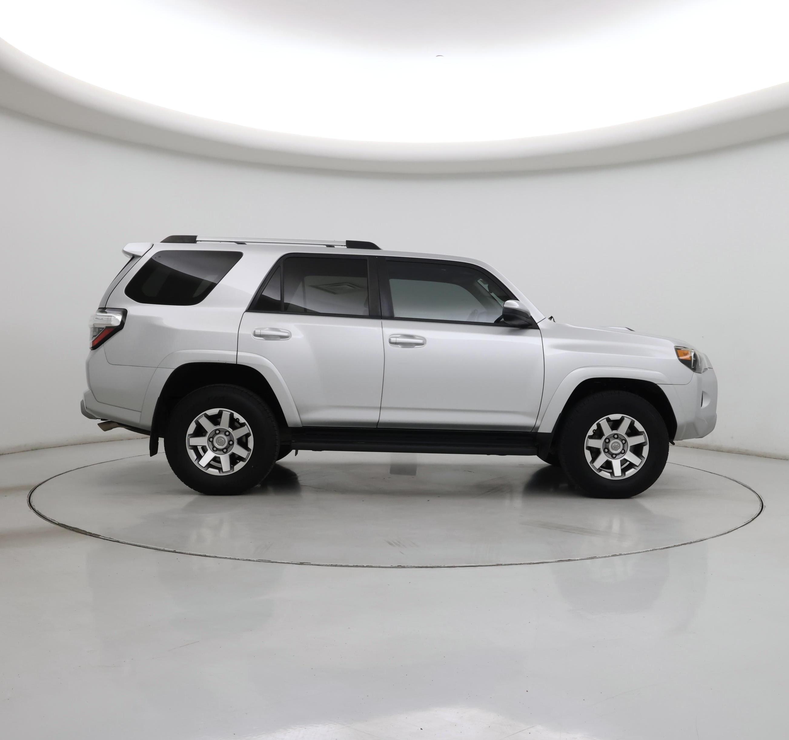 Thumbnail: 2015 Toyota 4Runner - 7