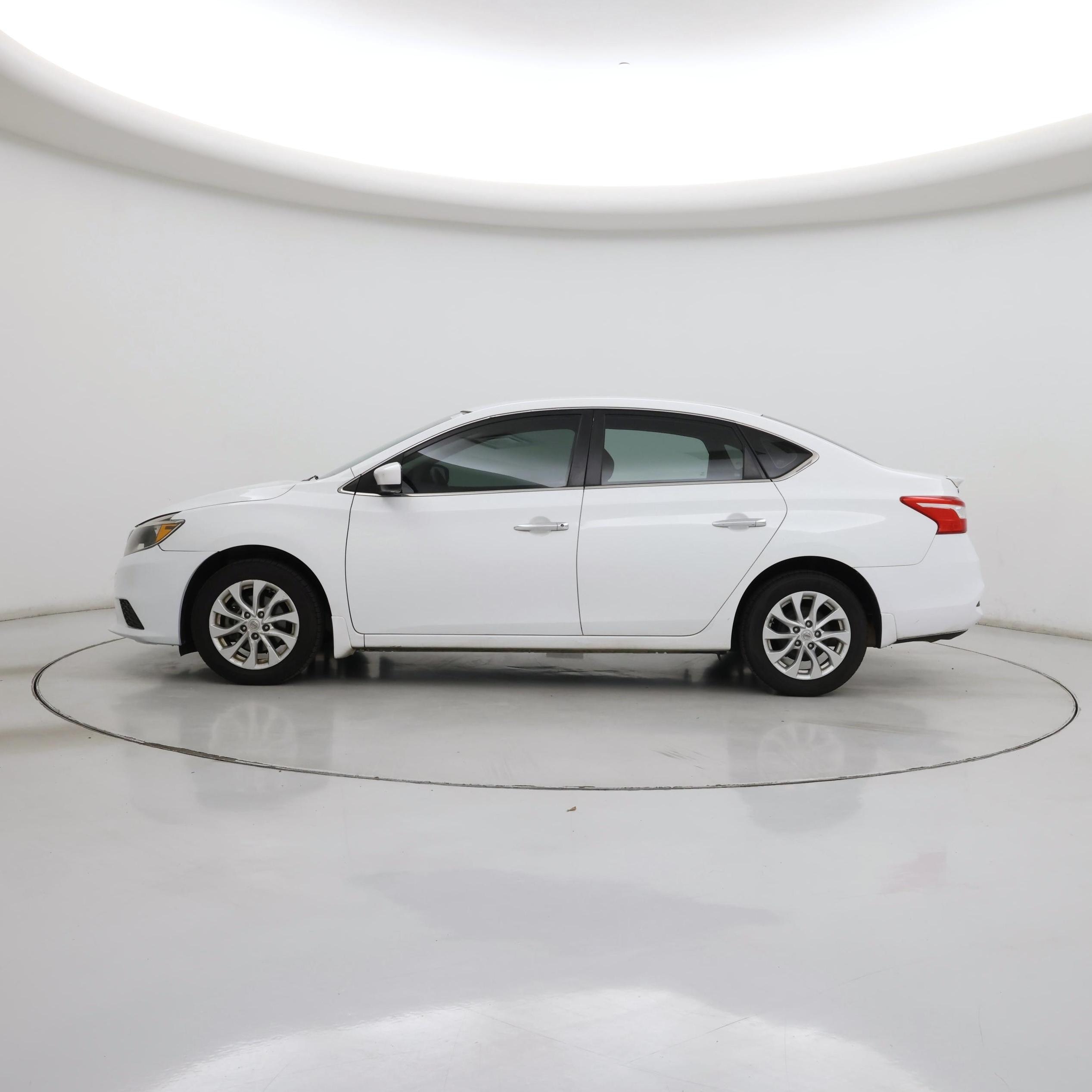 Thumbnail: 2019 Nissan Sentra - 3
