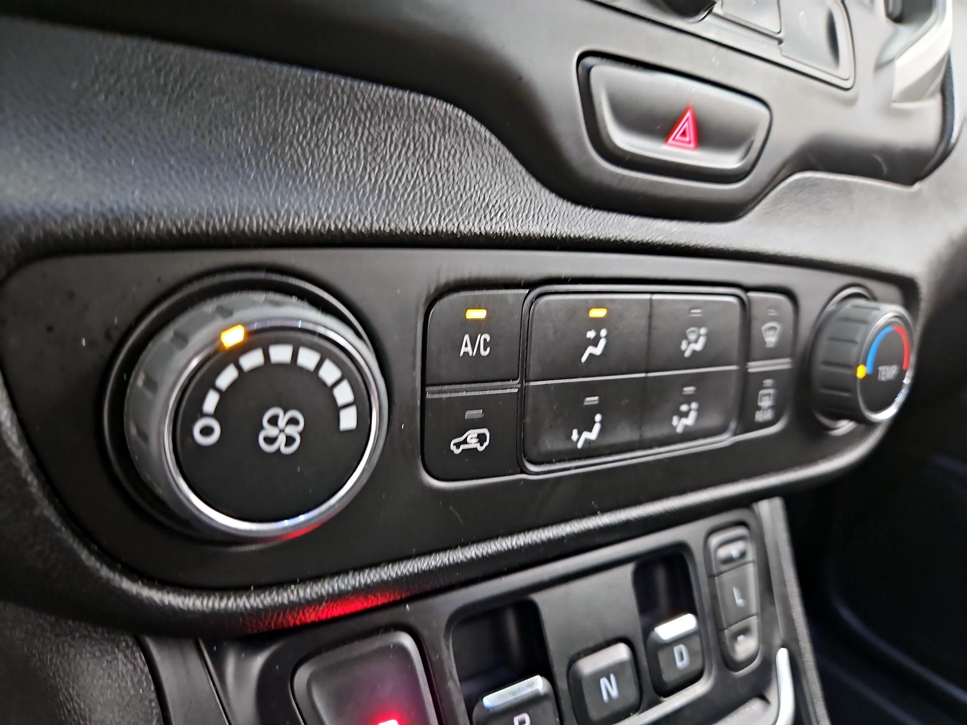 Thumbnail: 2020 GMC Terrain - 16