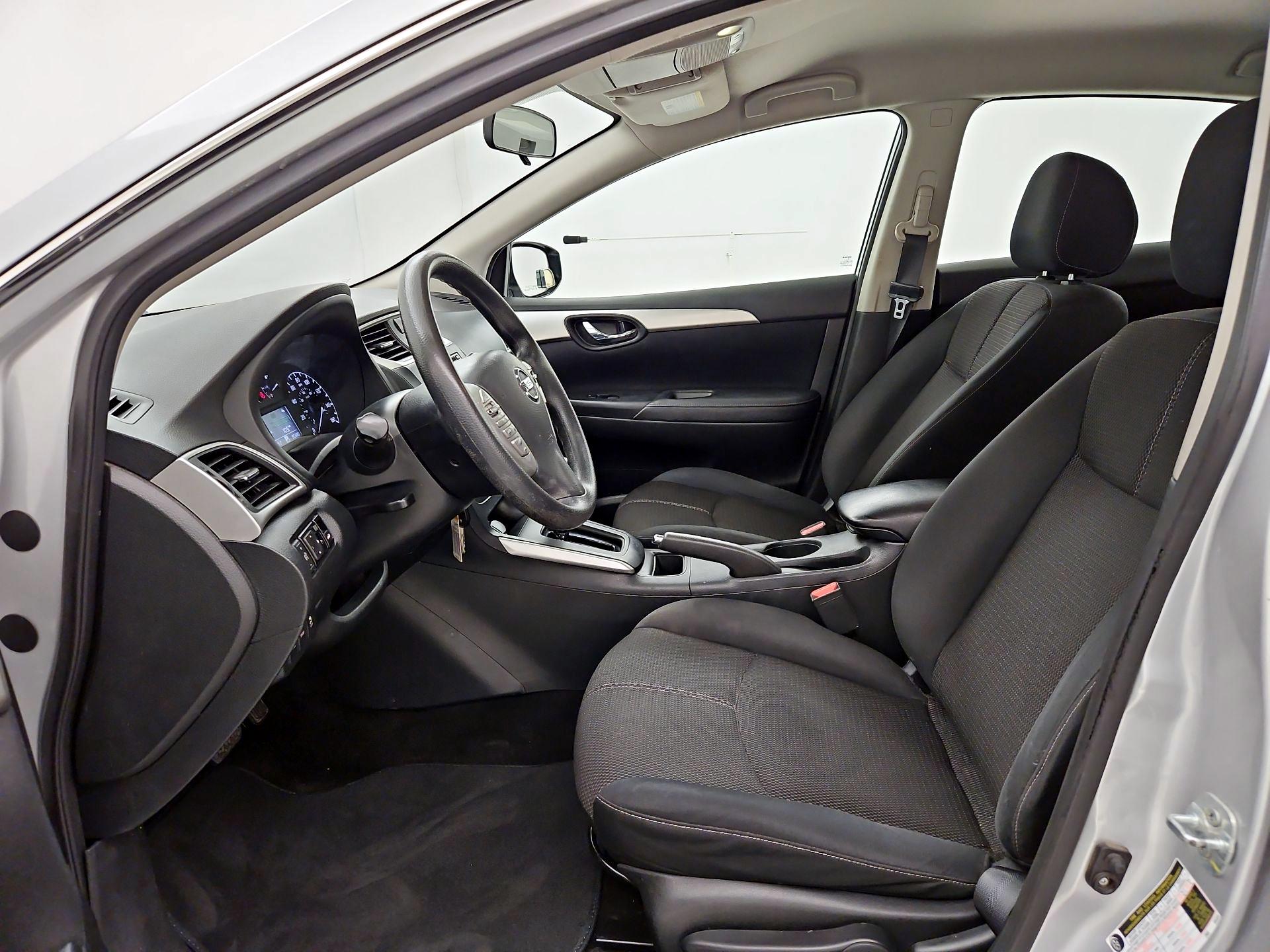Thumbnail: 2016 Nissan Sentra - 11