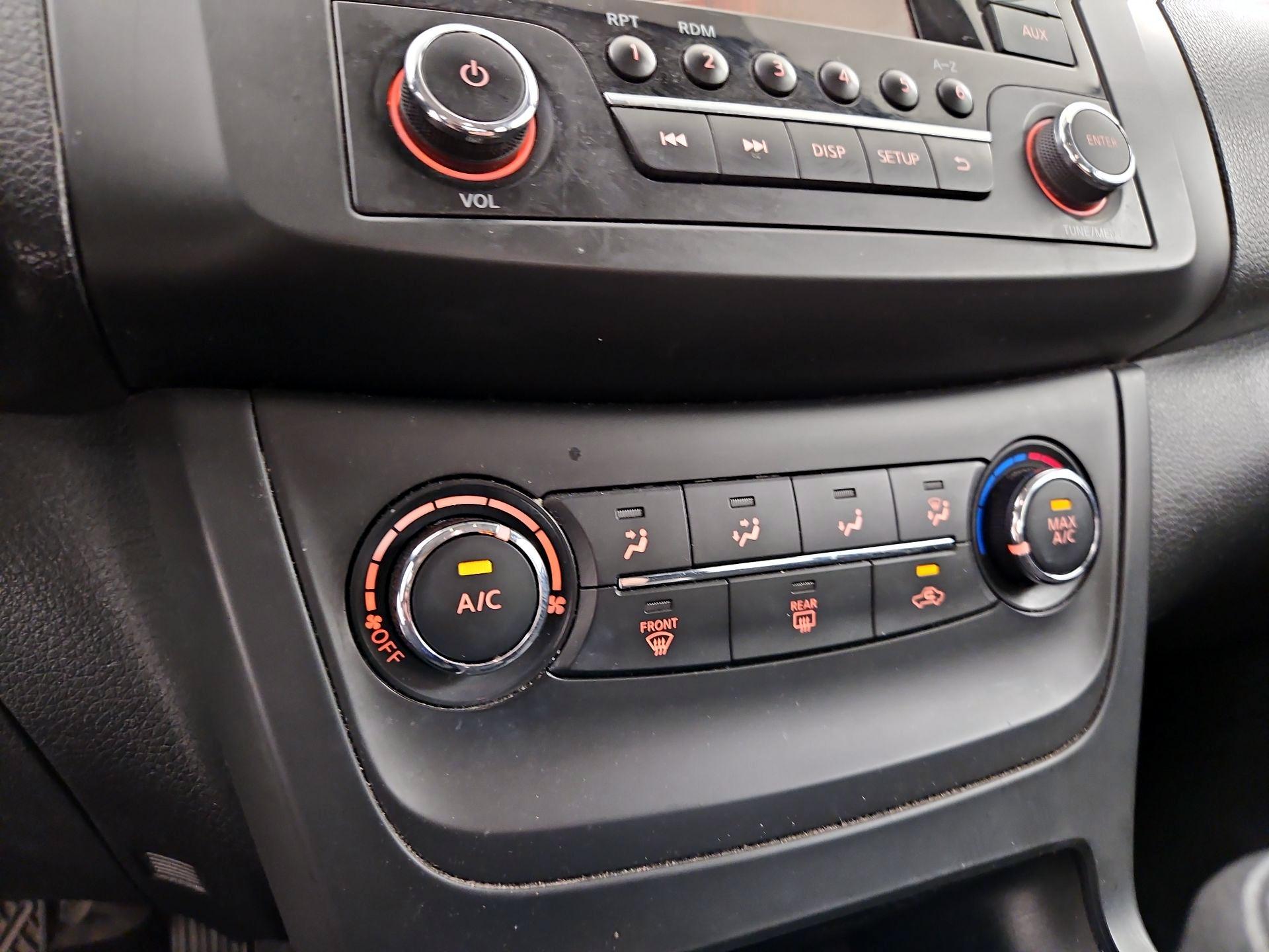 Thumbnail: 2016 Nissan Sentra - 15