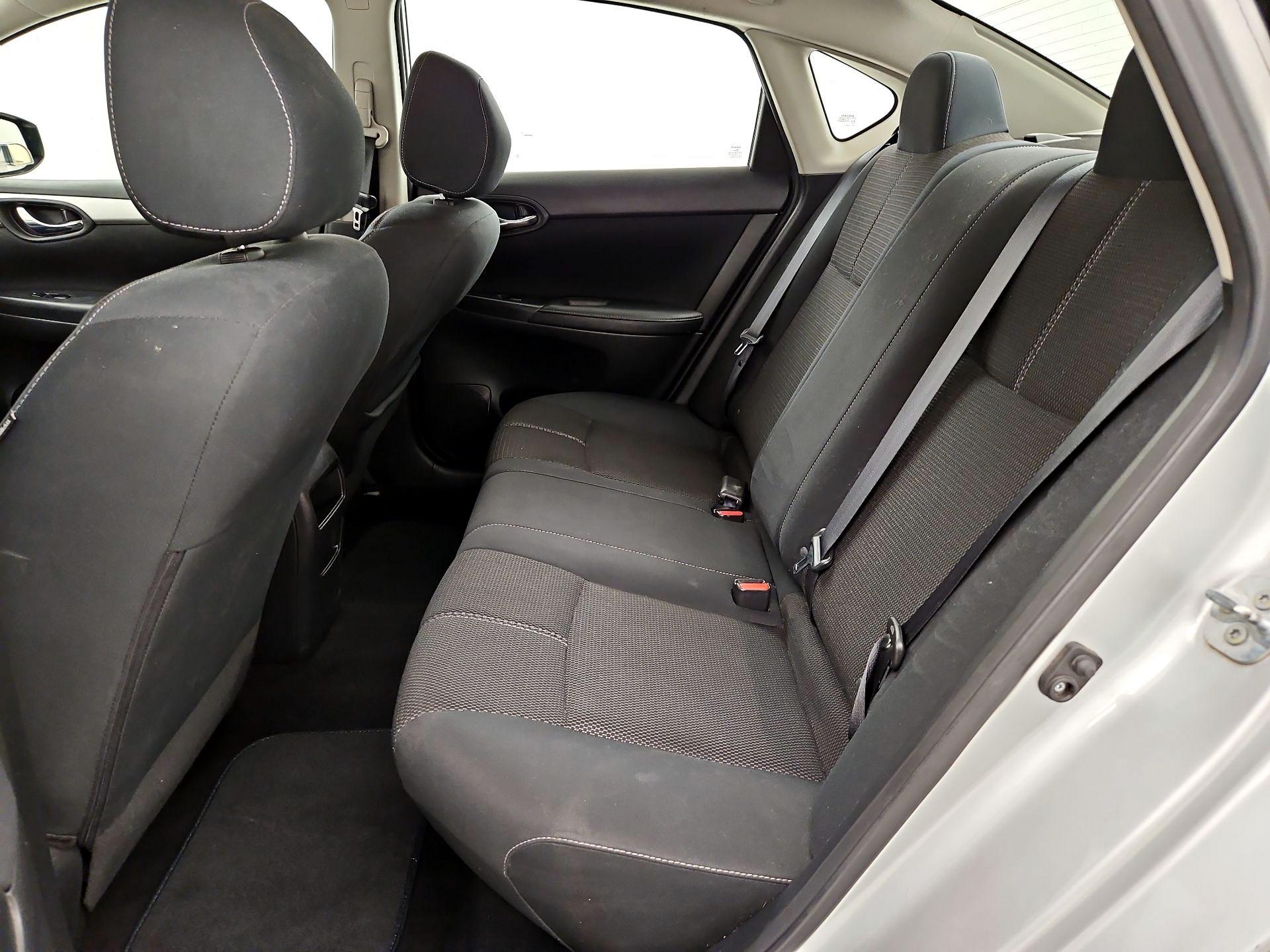 Thumbnail: 2016 Nissan Sentra - 18