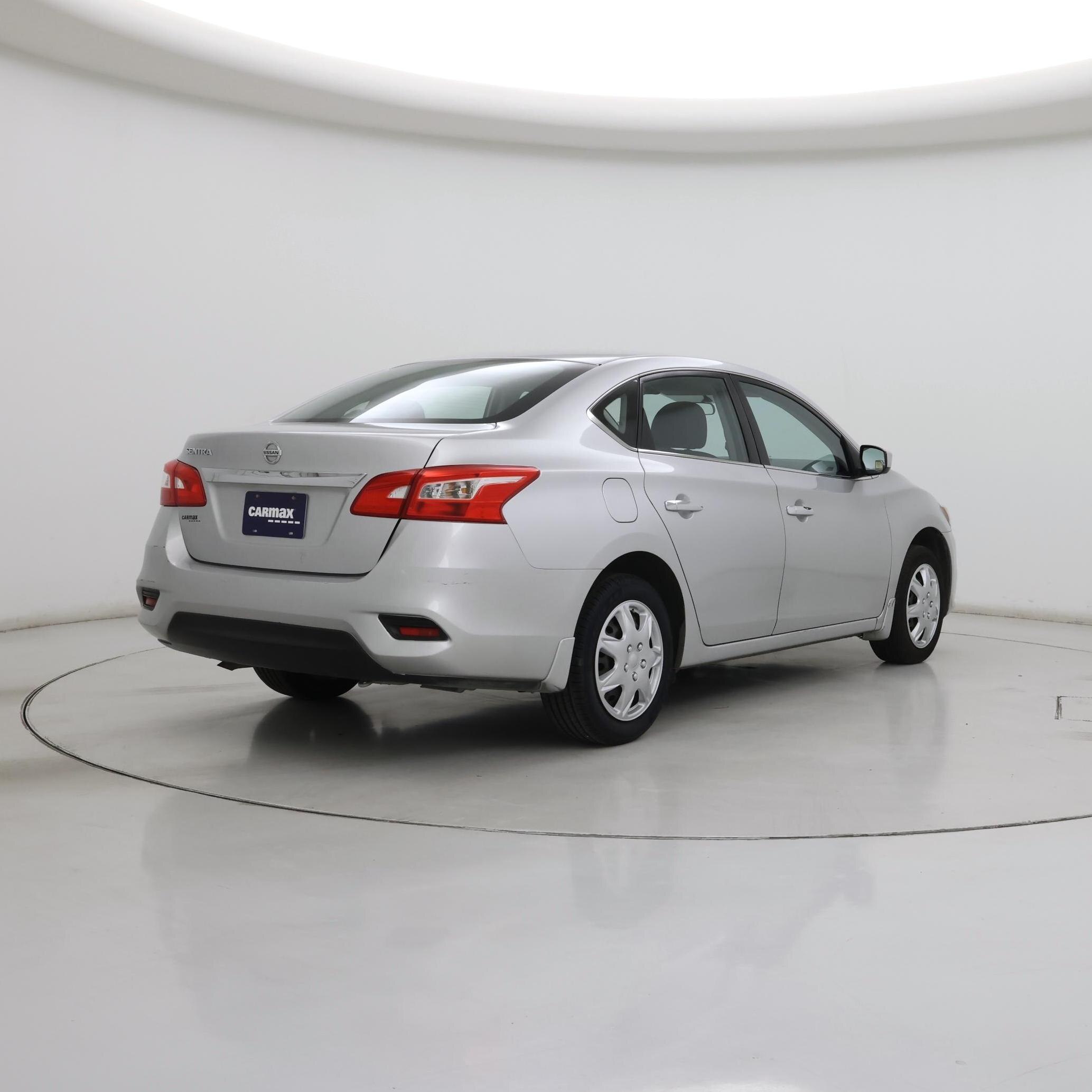 Thumbnail: 2016 Nissan Sentra - 8