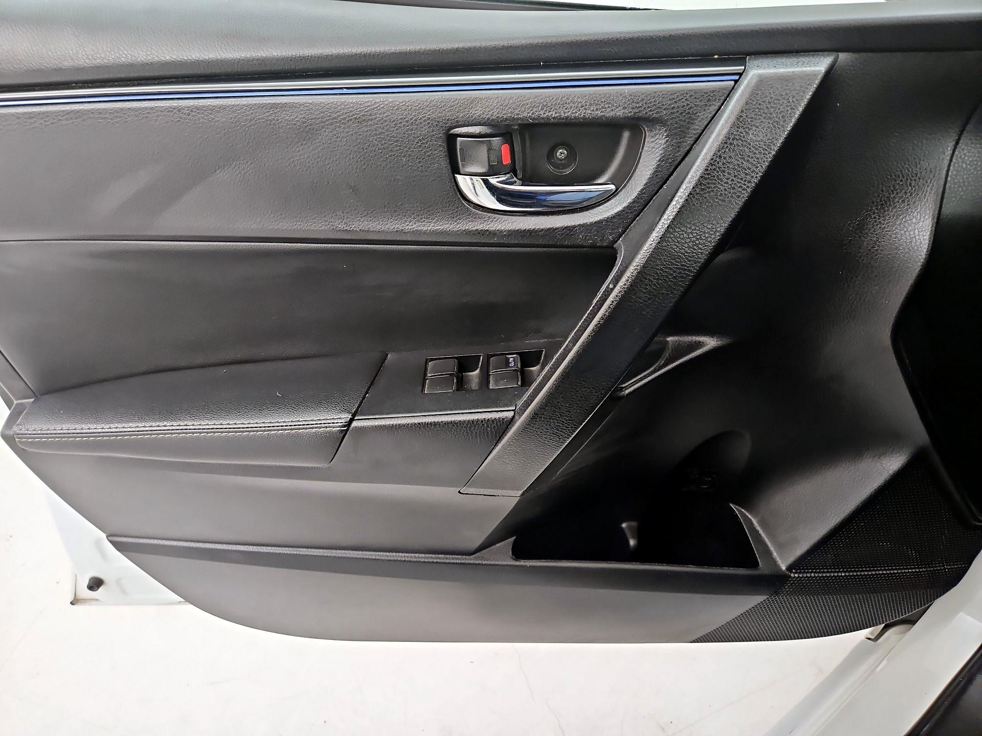 Thumbnail: 2017 Toyota Corolla - 12
