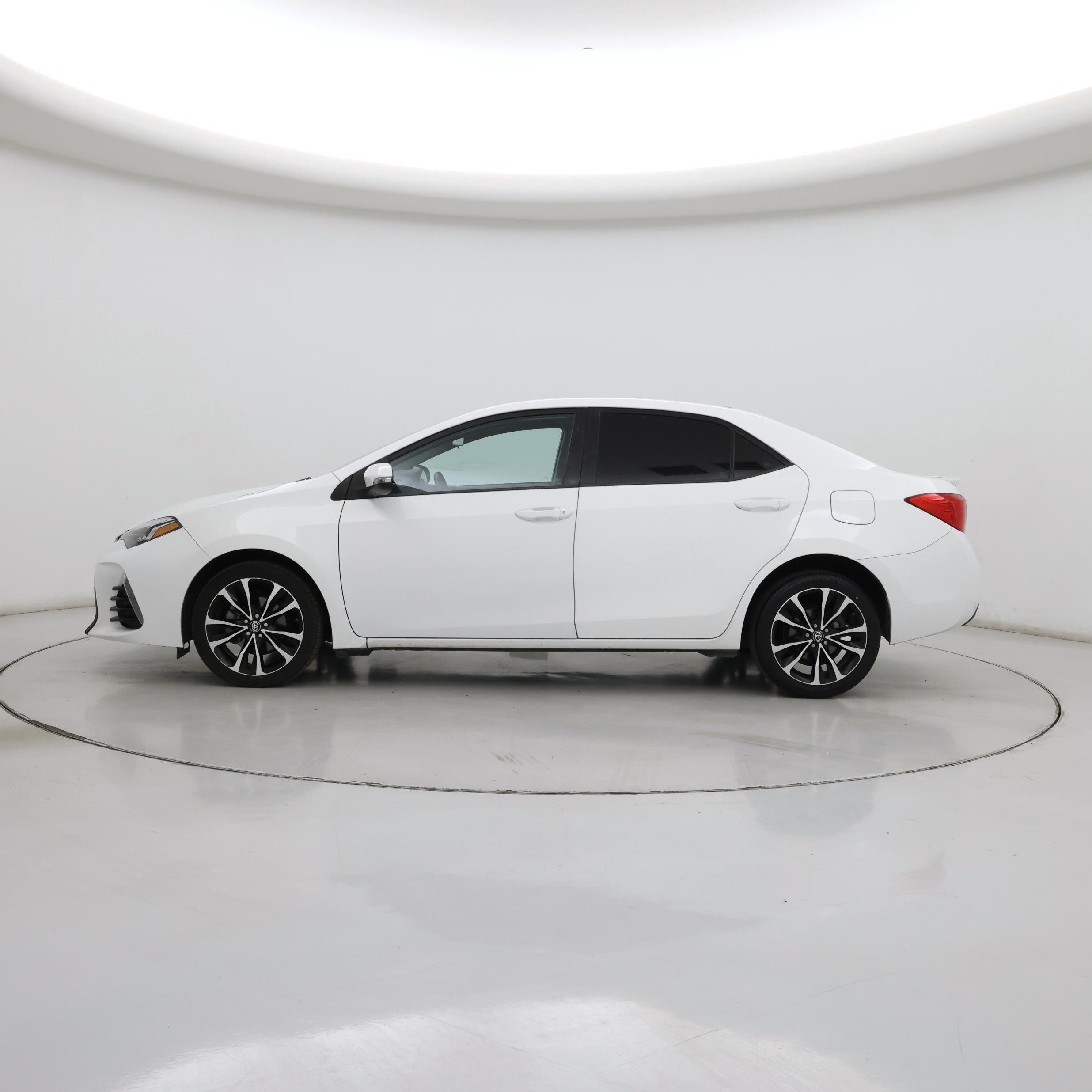 Thumbnail: 2017 Toyota Corolla - 3