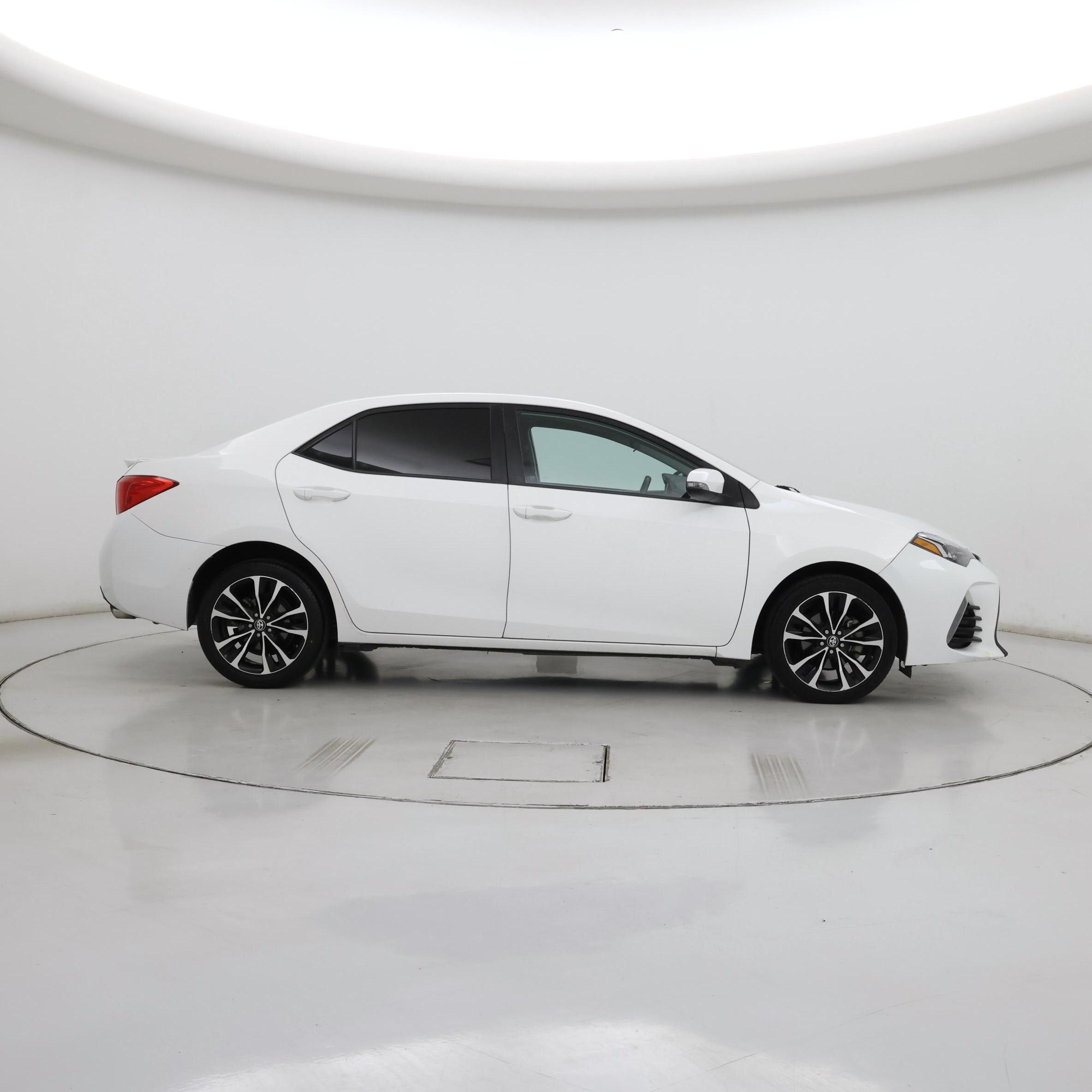 Thumbnail: 2017 Toyota Corolla - 7