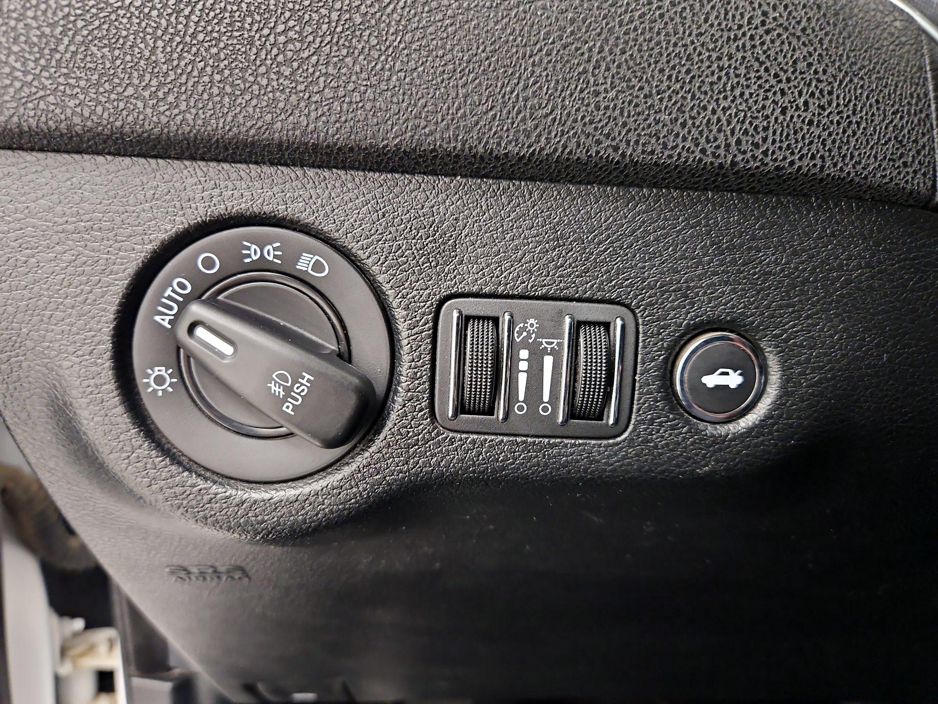 Thumbnail: 2018 Dodge Charger - 13