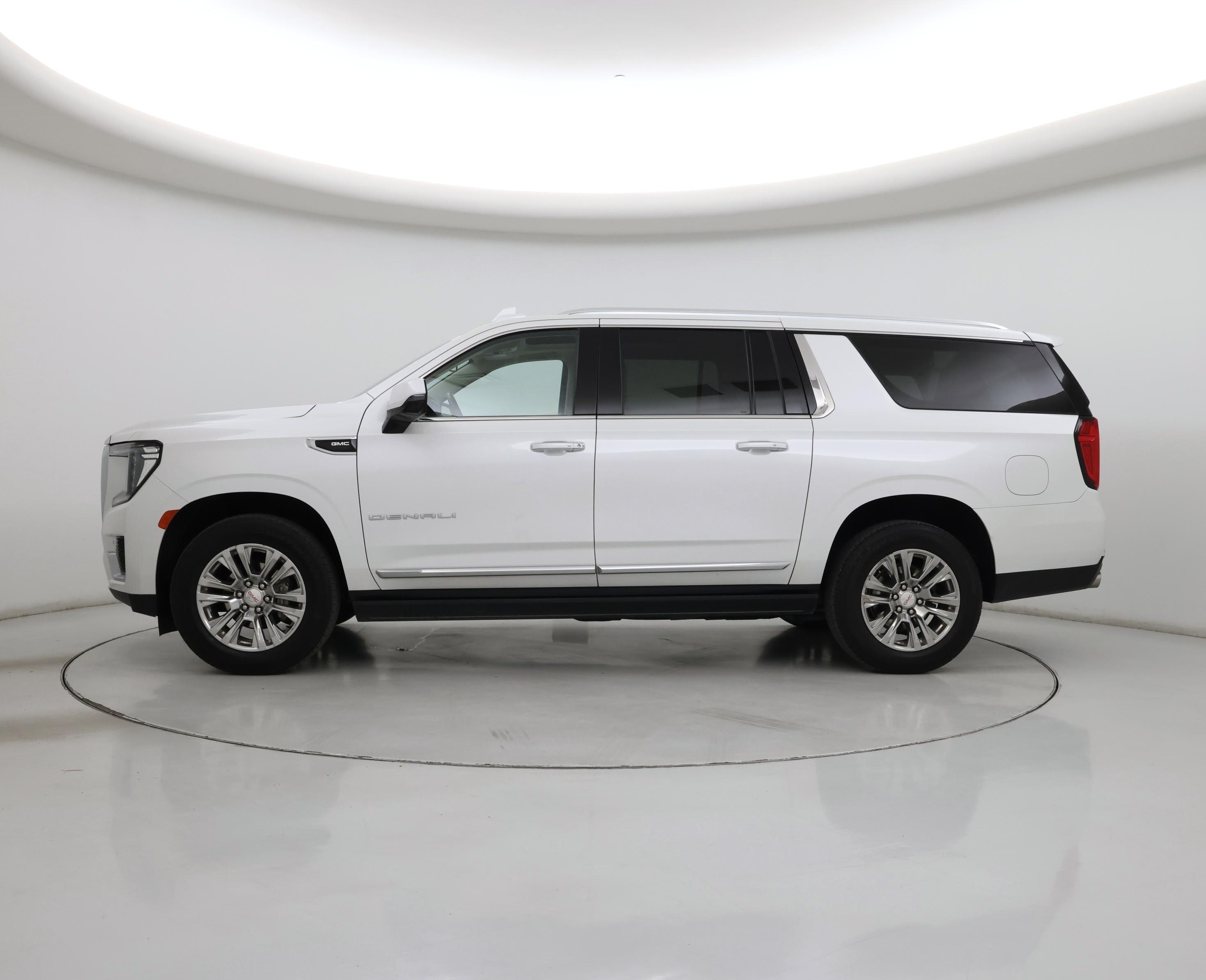 Thumbnail: 2022 GMC Yukon XL - 3