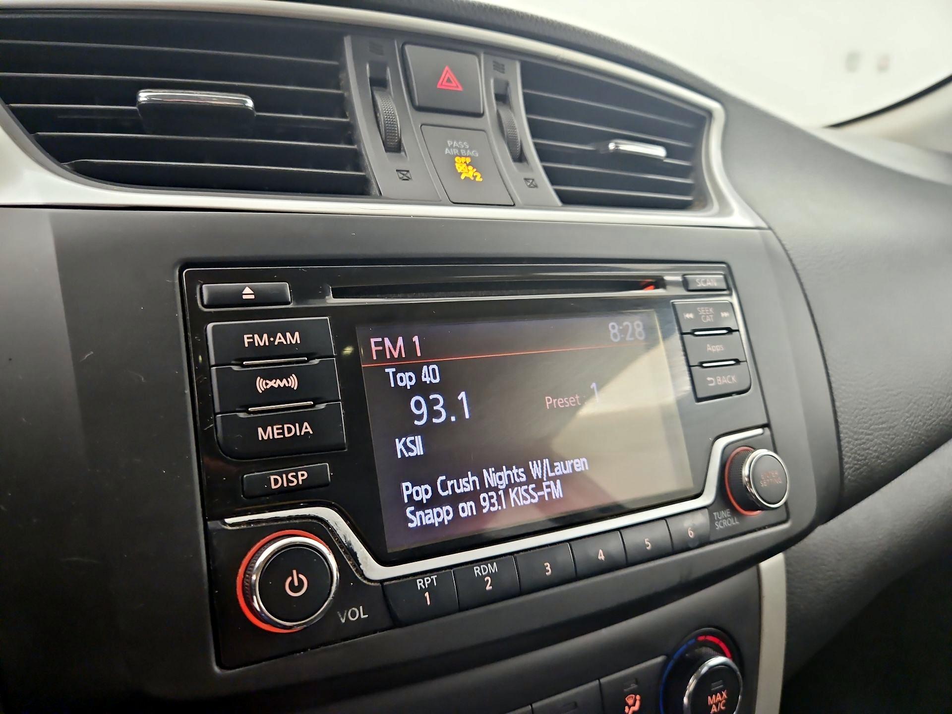 Thumbnail: 2015 Nissan Sentra - 15