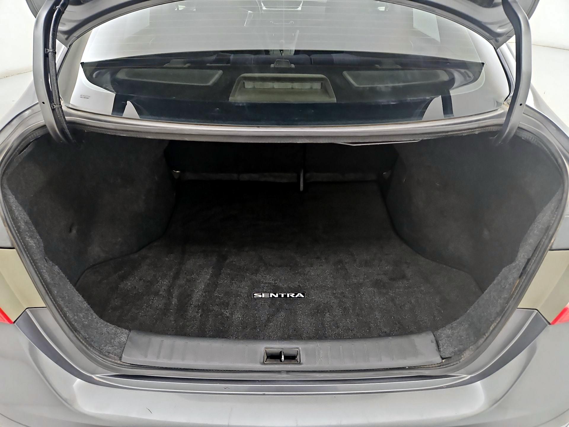 Thumbnail: 2015 Nissan Sentra - 20