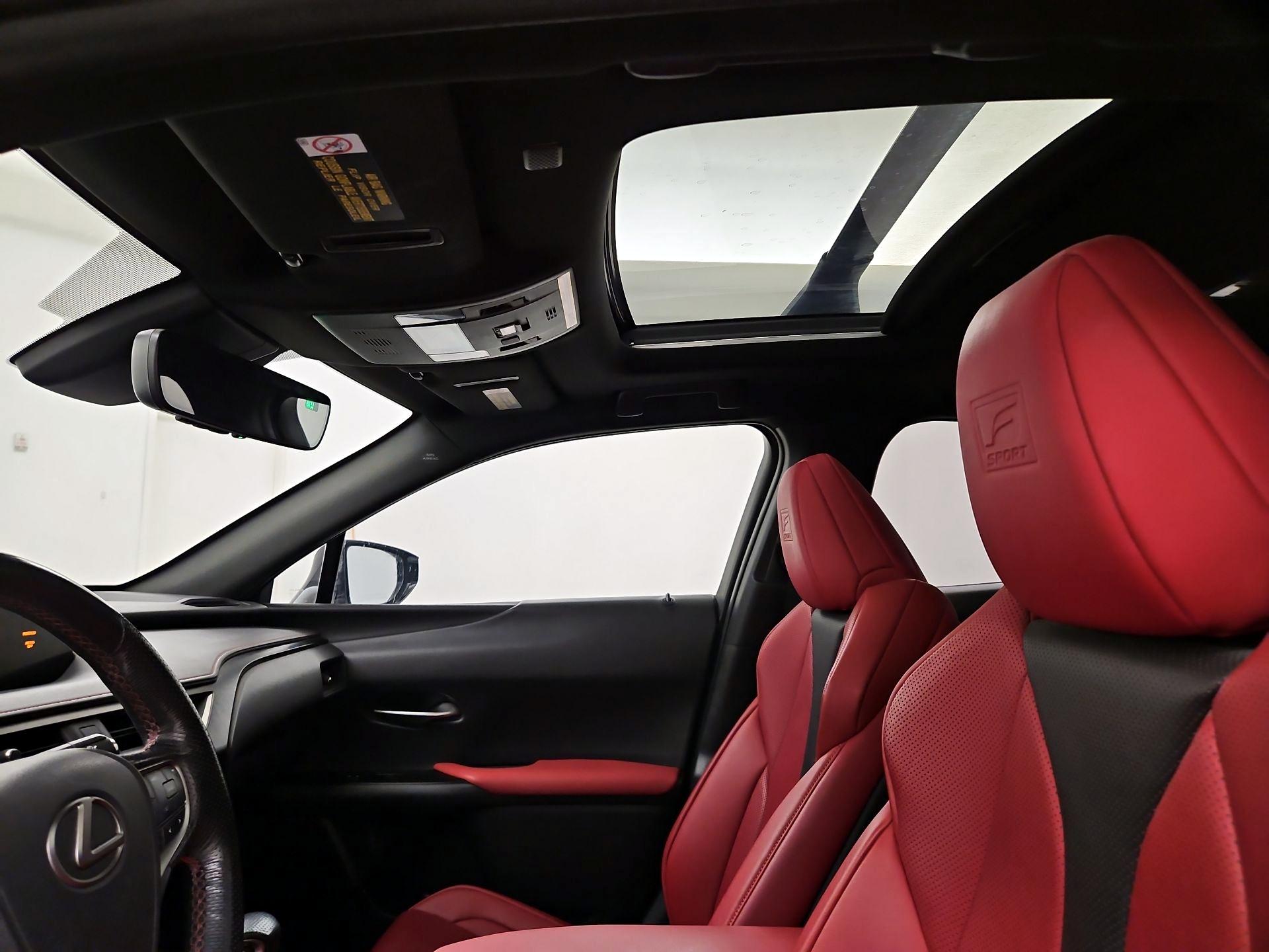 Thumbnail: 2019 Lexus UX - 18