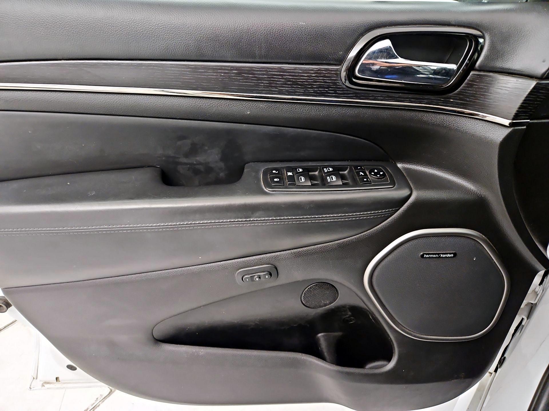 Thumbnail: 2021 Jeep Grand Cherokee - 12