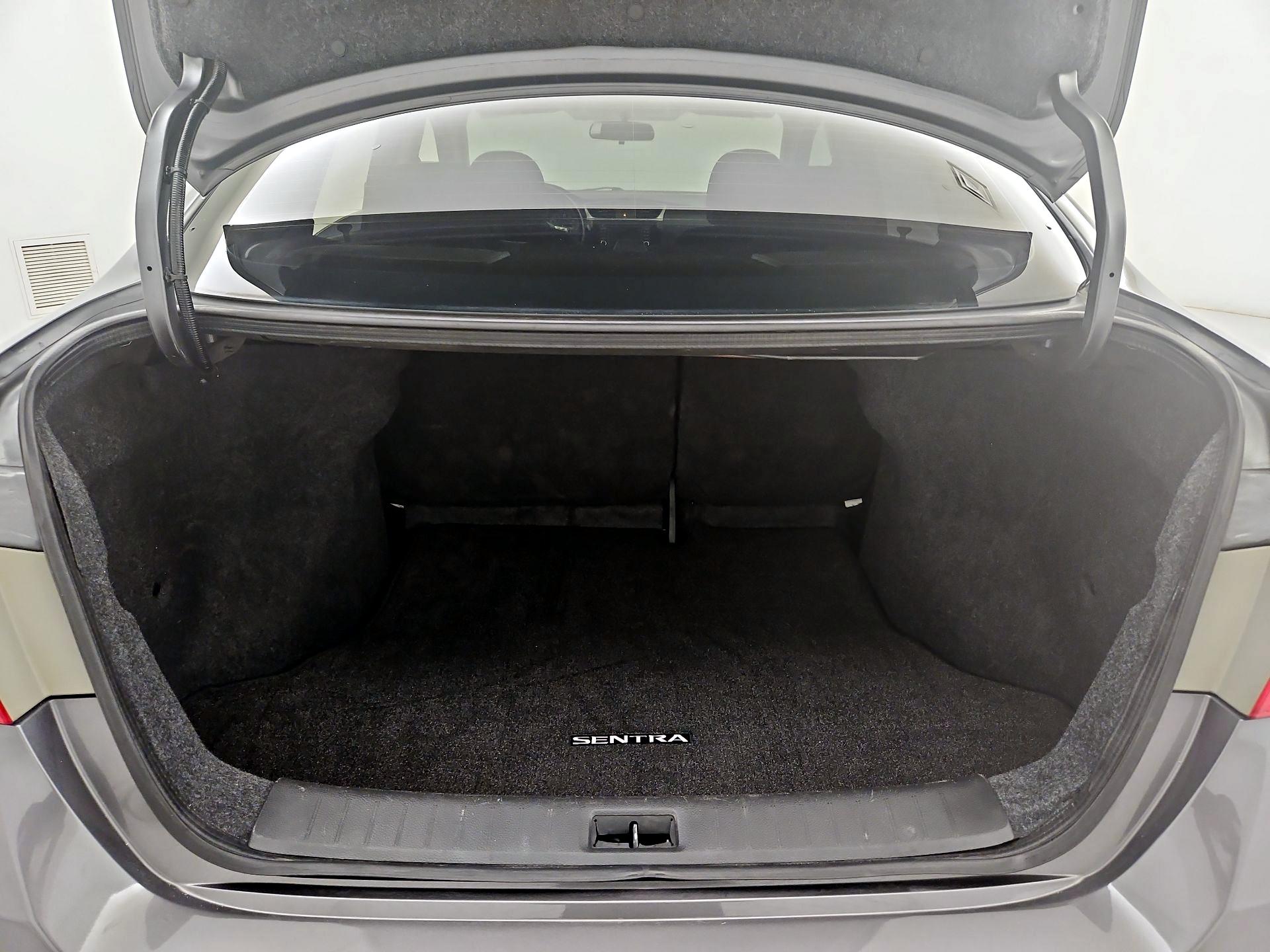 Thumbnail: 2018 Nissan Sentra - 20