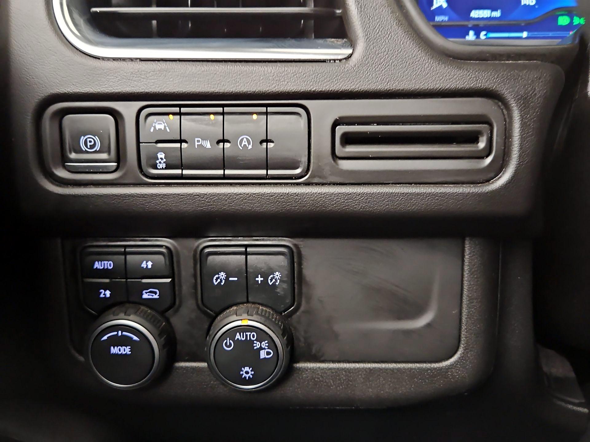 Thumbnail: 2023 Chevrolet Suburban - 13